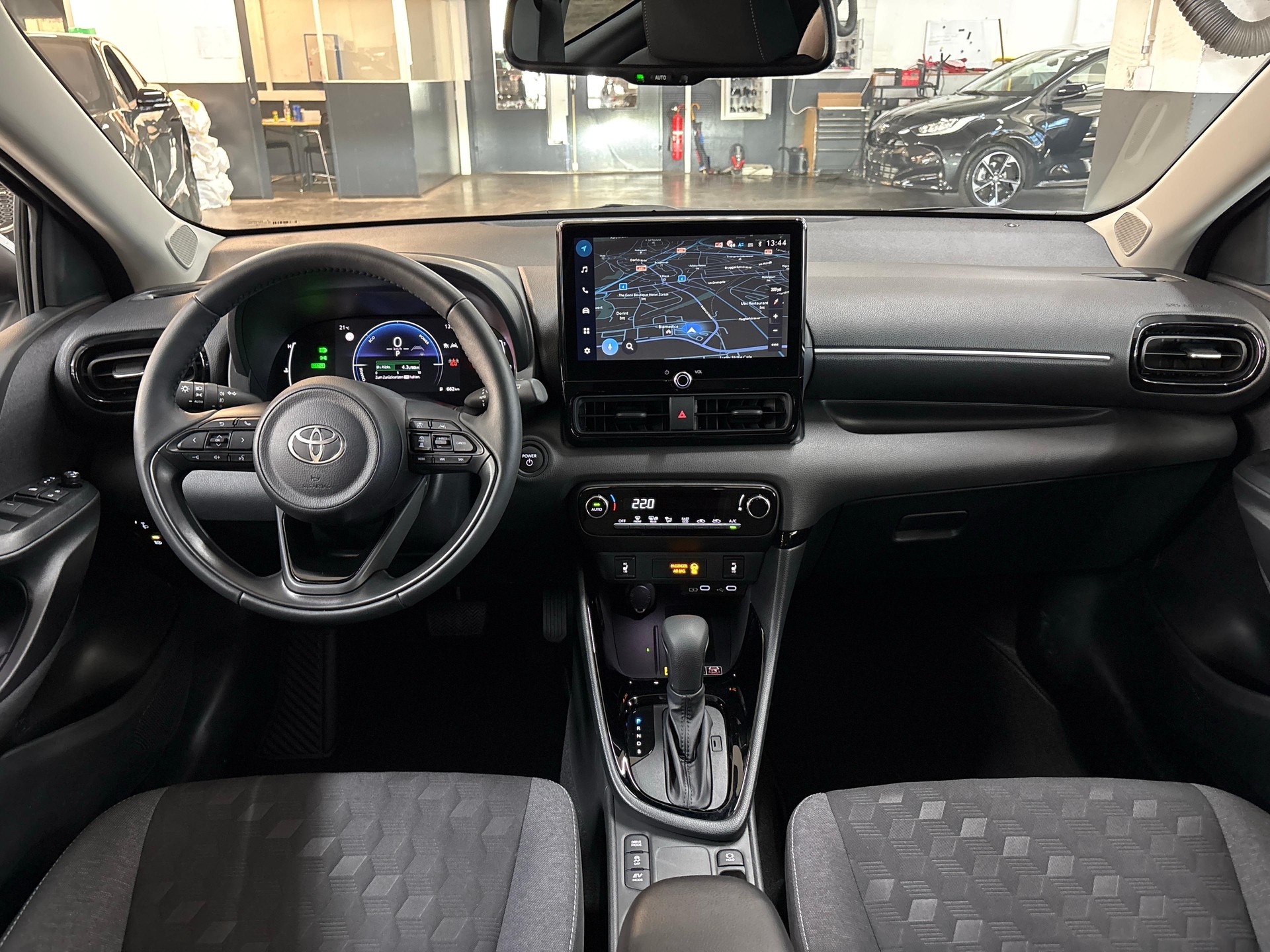 TOYOTA Yaris 1.5 VVT-i HSD Trend-image-8