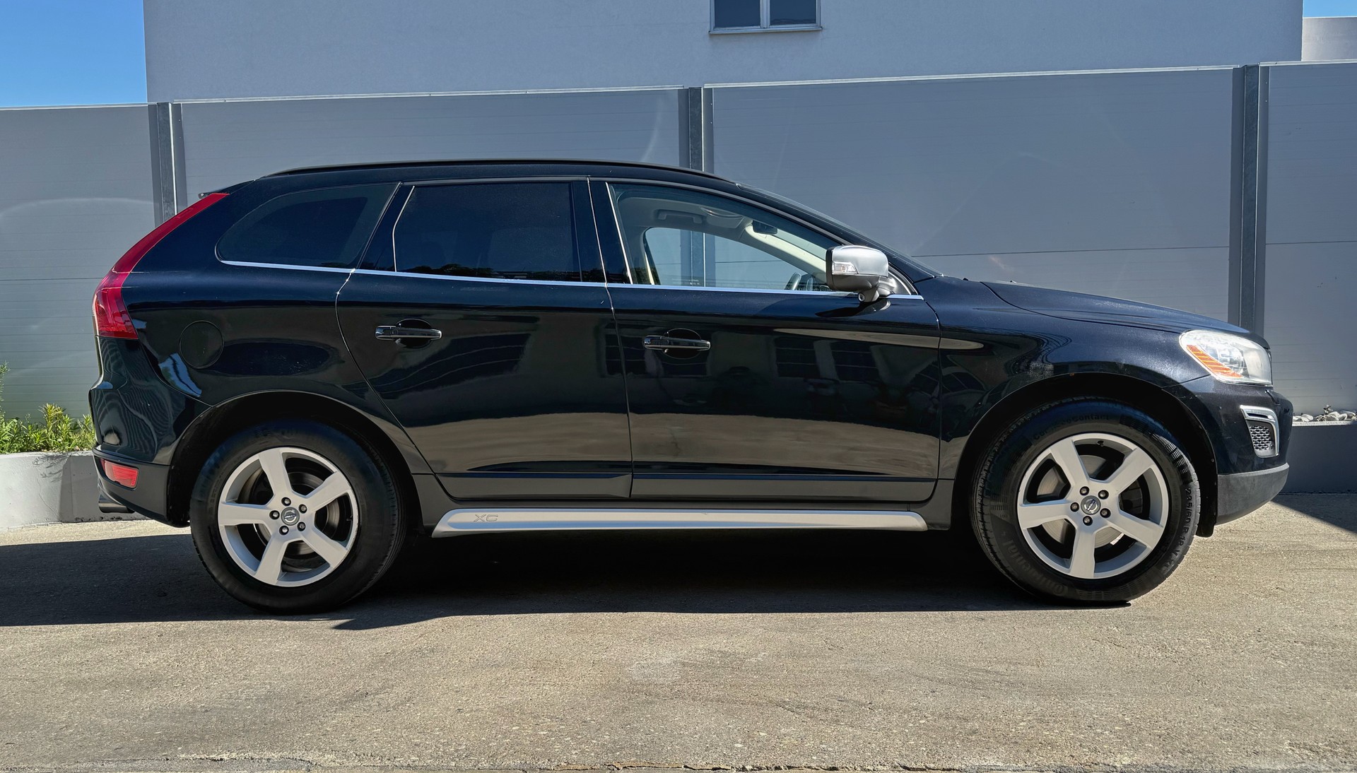 VOLVO XC60 D5 AWD R-Design Geartronic | Frisch ab MFK | Service gepflegt | Leder |-image-11