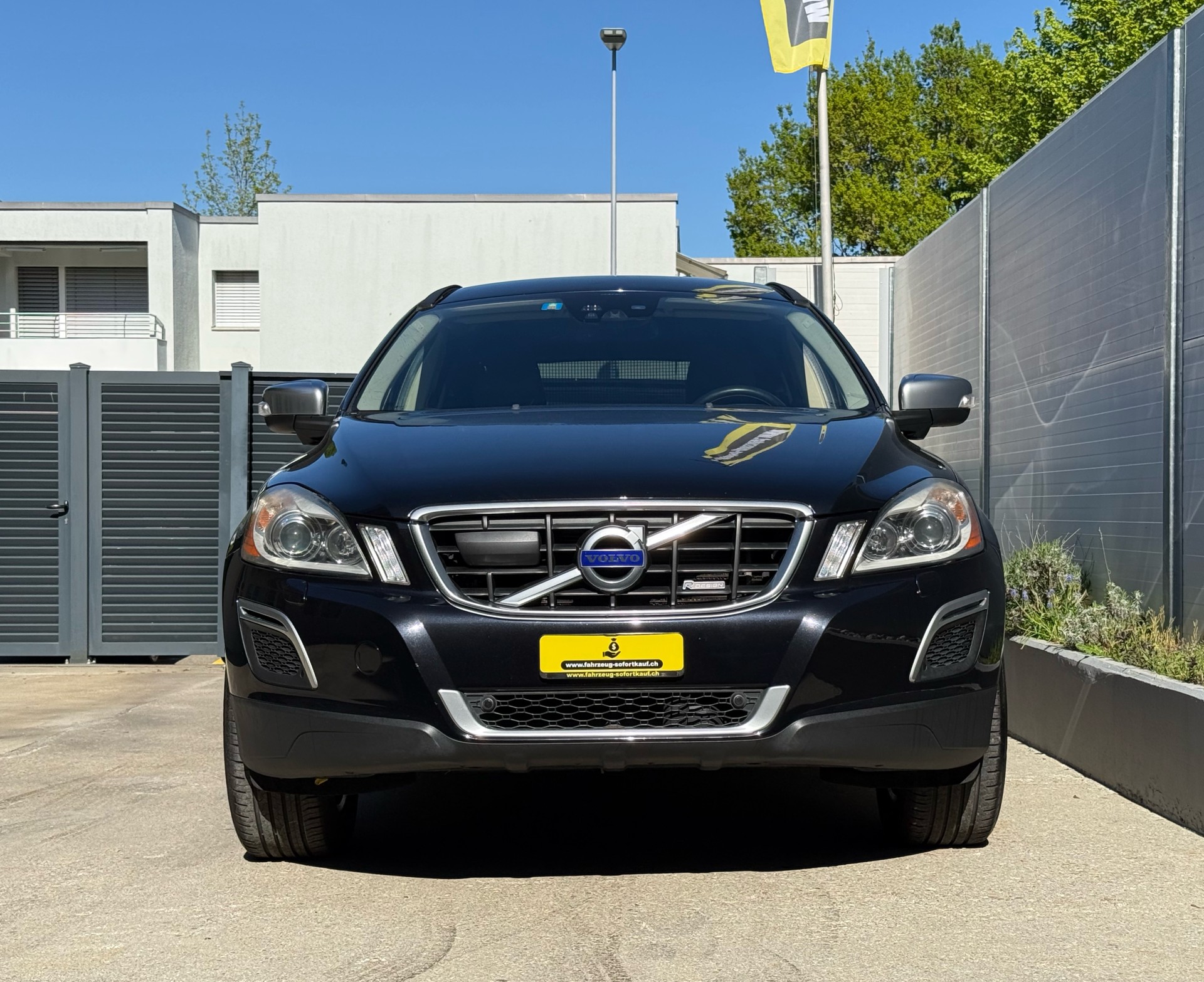 VOLVO XC60 D5 AWD R-Design Geartronic | Frisch ab MFK | Service gepflegt | Leder |-image-10
