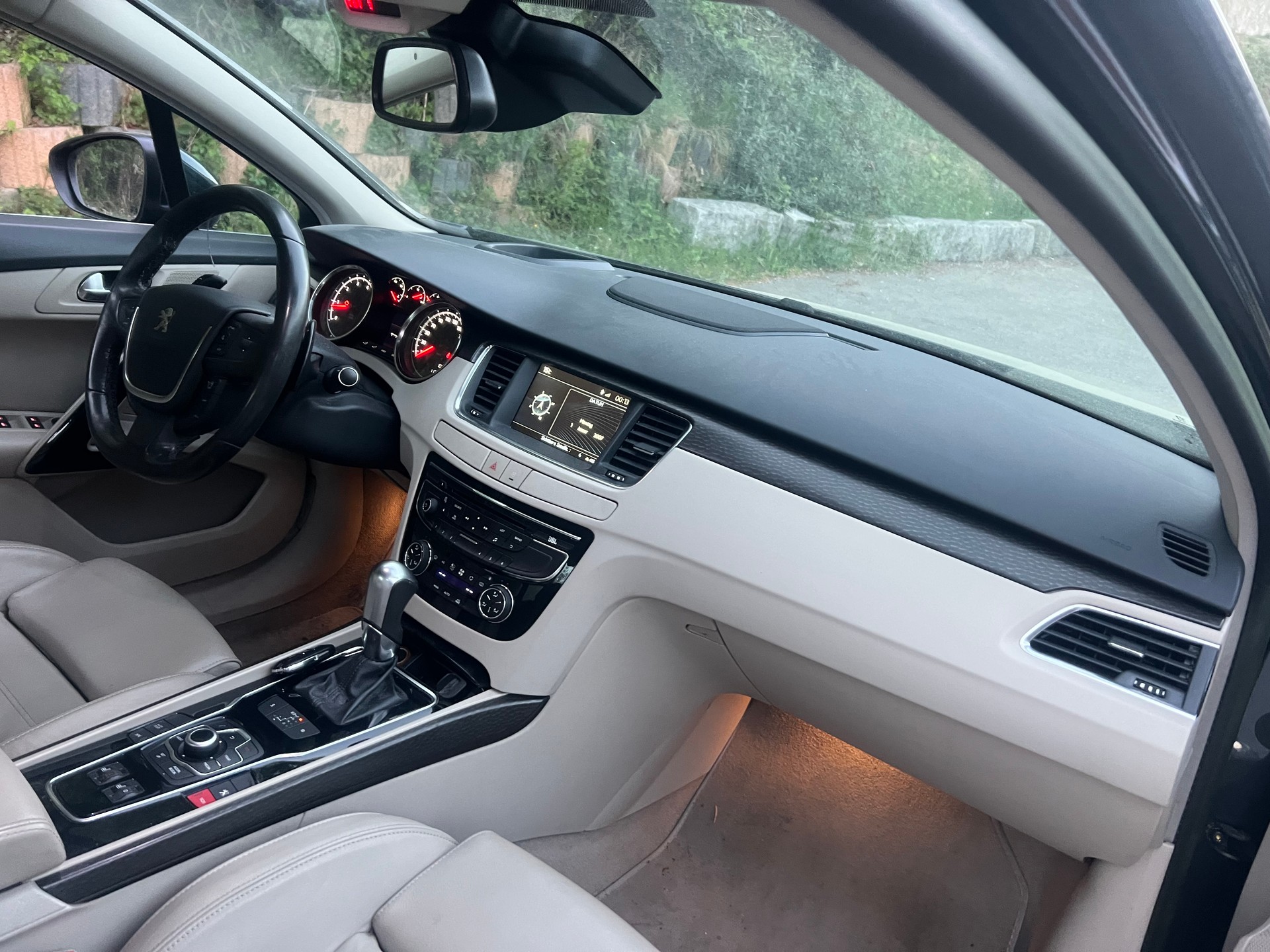 PEUGEOT 508 1.6 16V T Active Automatic-image-10