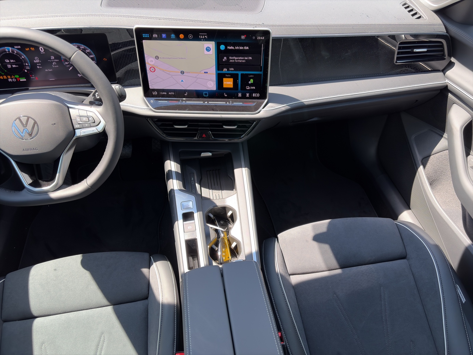 VW Passat Variant 1.5 TSI evo2 Plug-In- Hybrid Business DSG-image-11