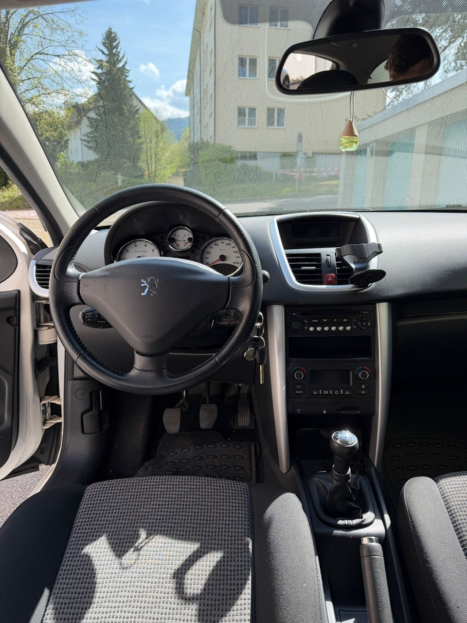 PEUGEOT 207 1.6 16V Sport-image-8