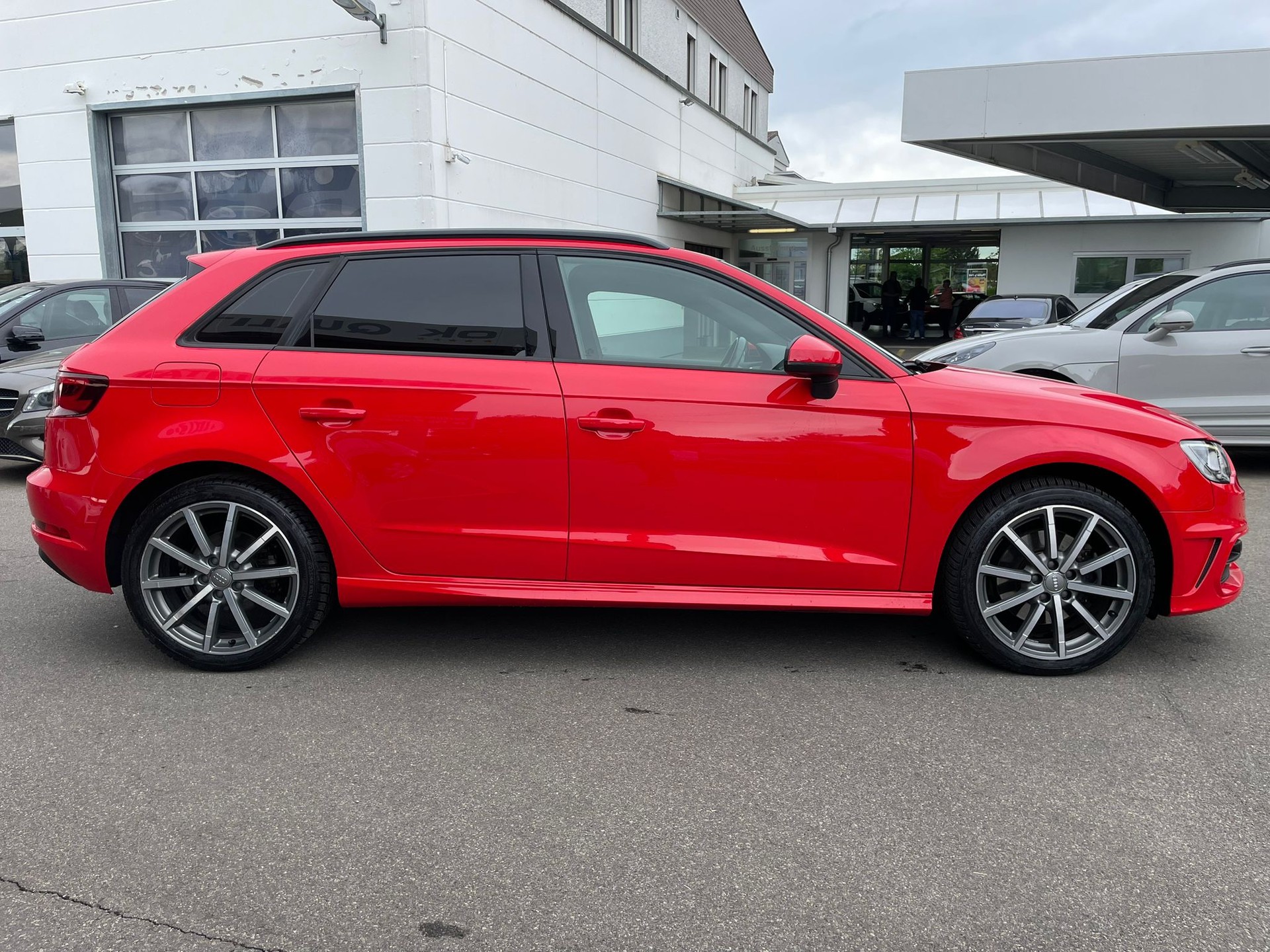AUDI A3 Sportback 1.4 e-tron Ambition S-tronic-image-3