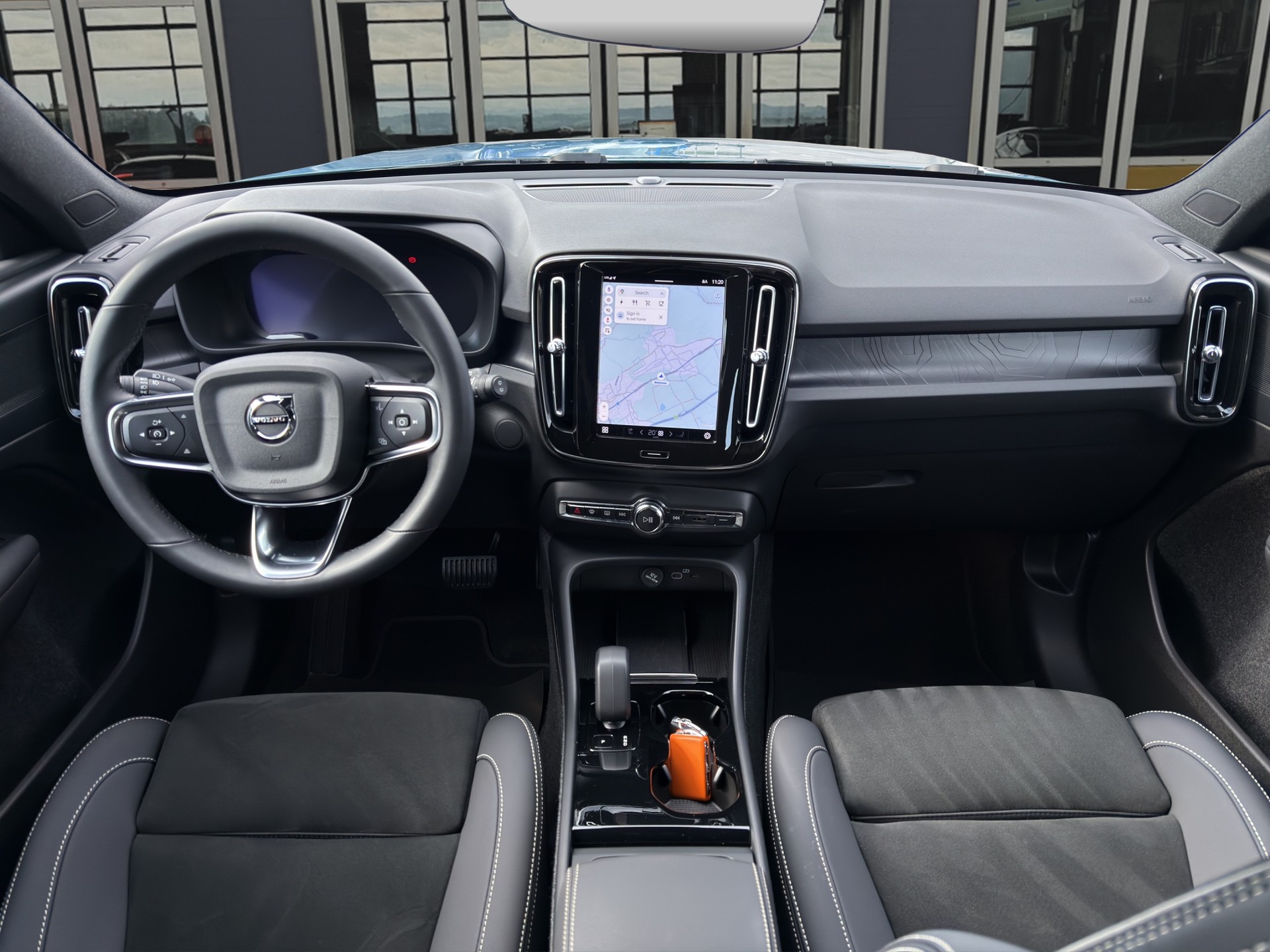 VOLVO XC40 Recharge P8 Twin AWD Pure Electric Plus-image-10