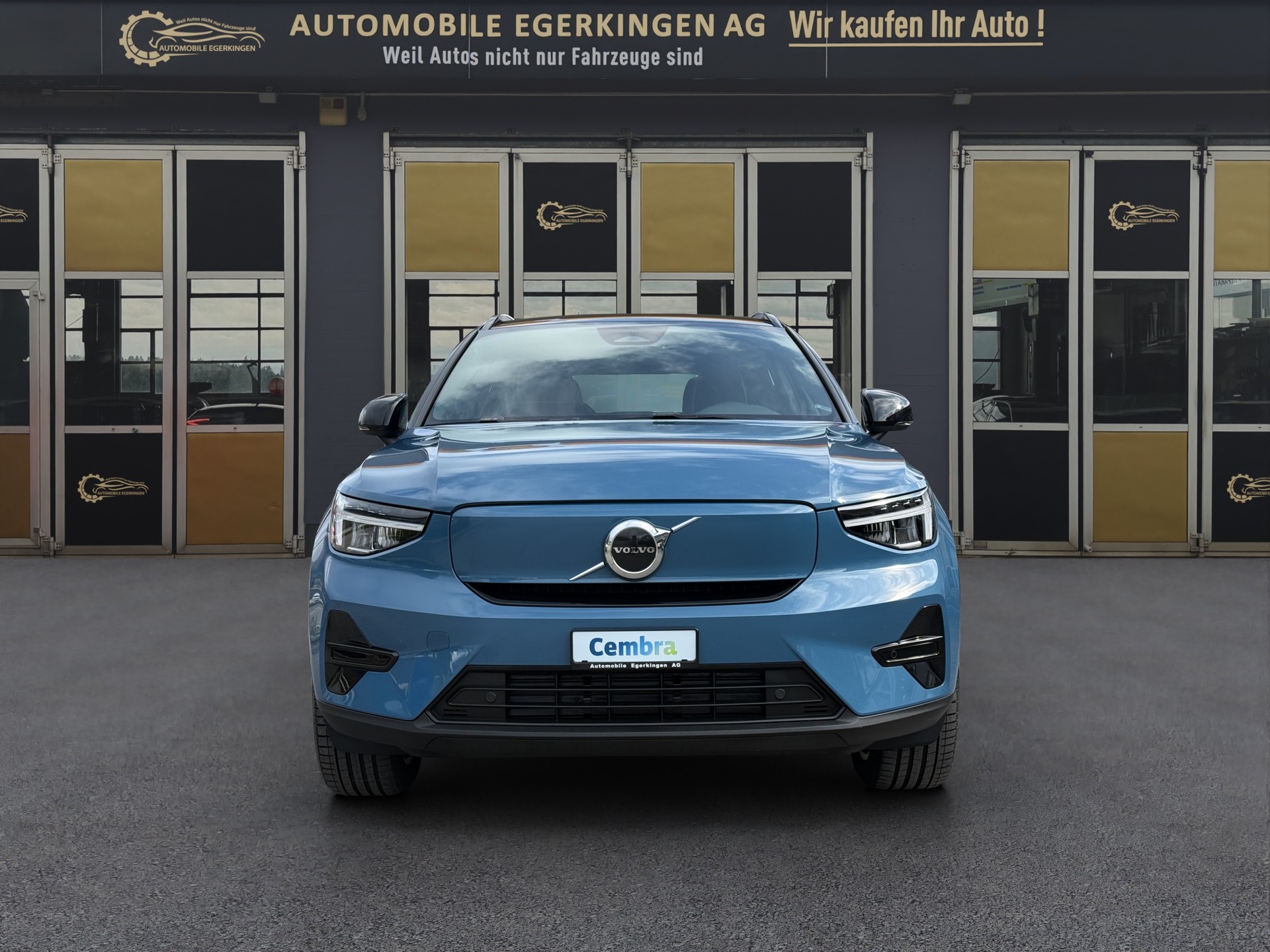VOLVO XC40 Recharge P8 Twin AWD Pure Electric Plus-image-1