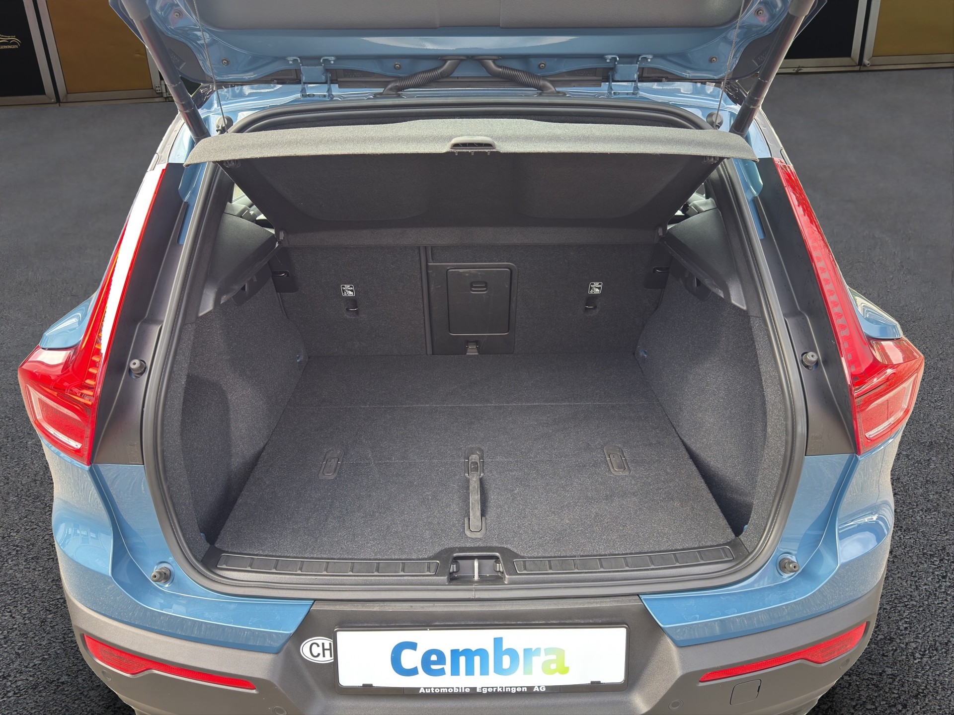 VOLVO XC40 Recharge P8 Twin AWD Pure Electric Plus-image-13
