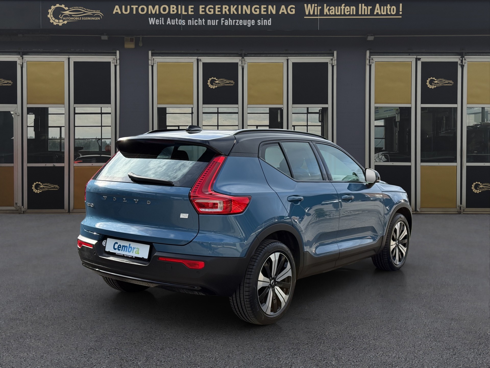 VOLVO XC40 Recharge P8 Twin AWD Pure Electric Plus-image-4