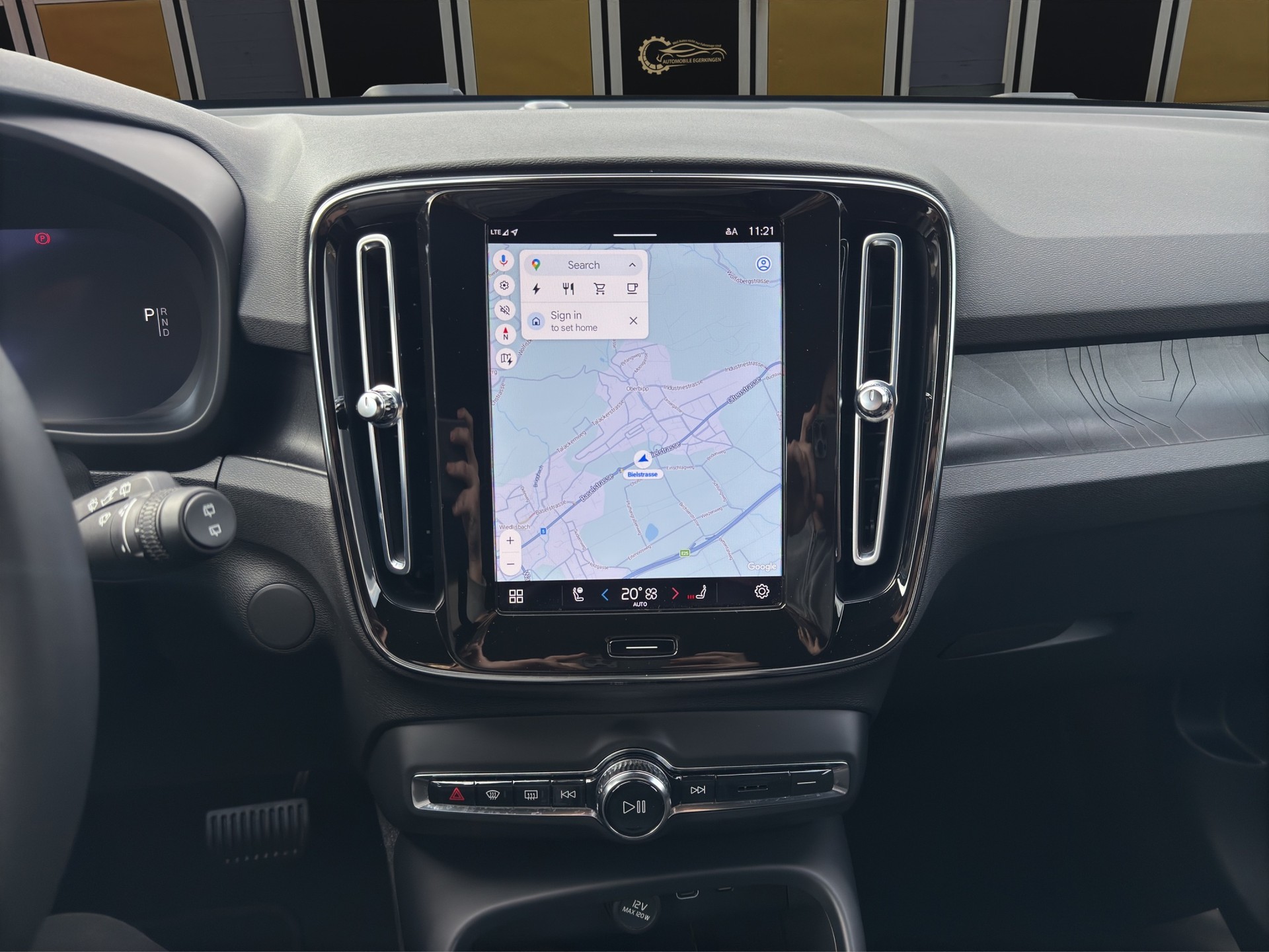 VOLVO XC40 Recharge P8 Twin AWD Pure Electric Plus-image-14