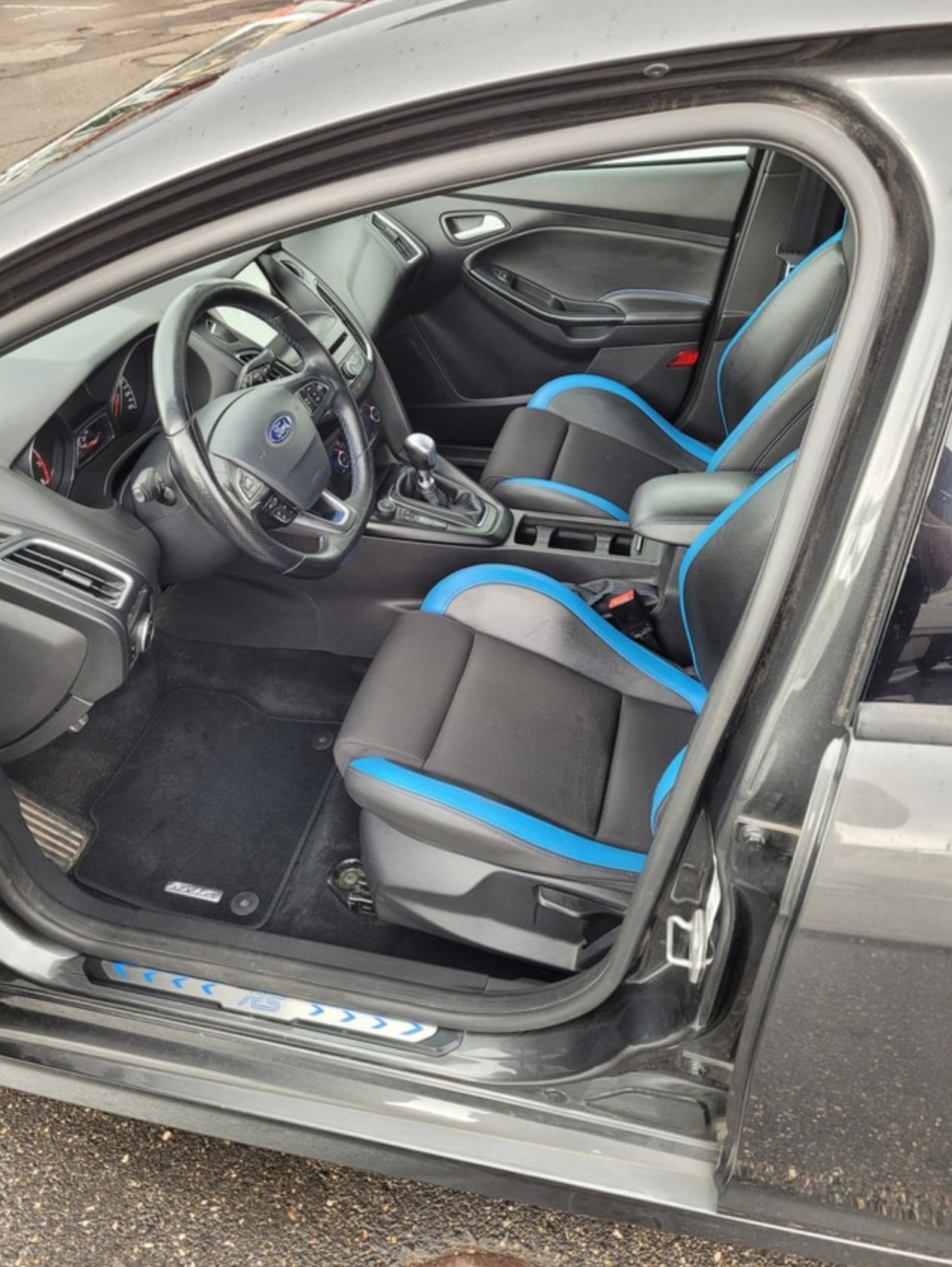 FORD Focus 2.3 EcoBoost RS AWD-image-3