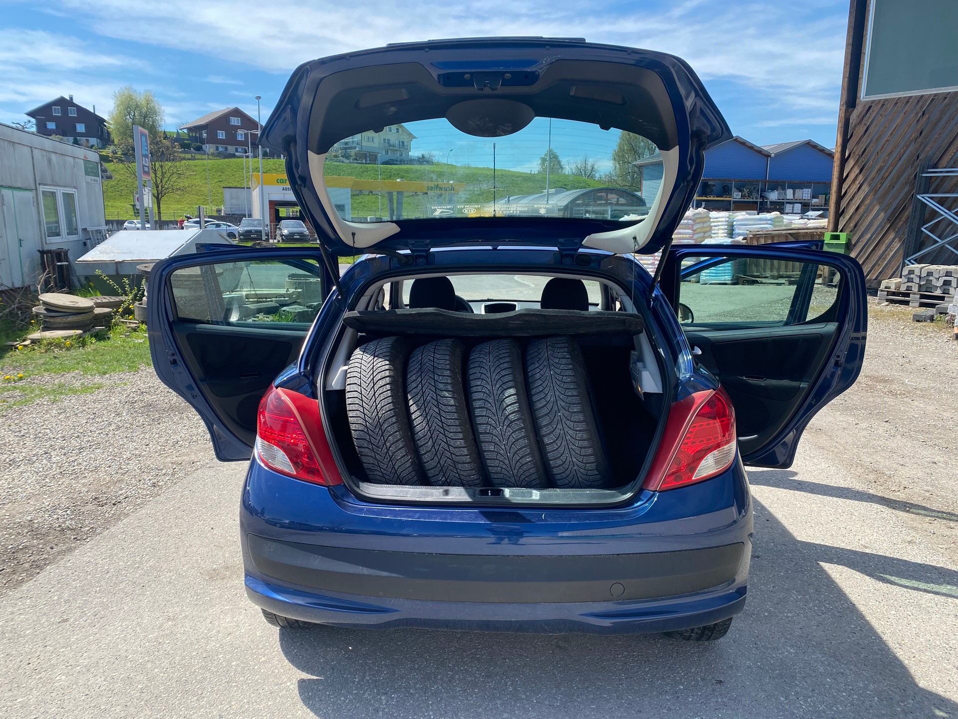 PEUGEOT 207 1.4 16V Millesim 200-image-11