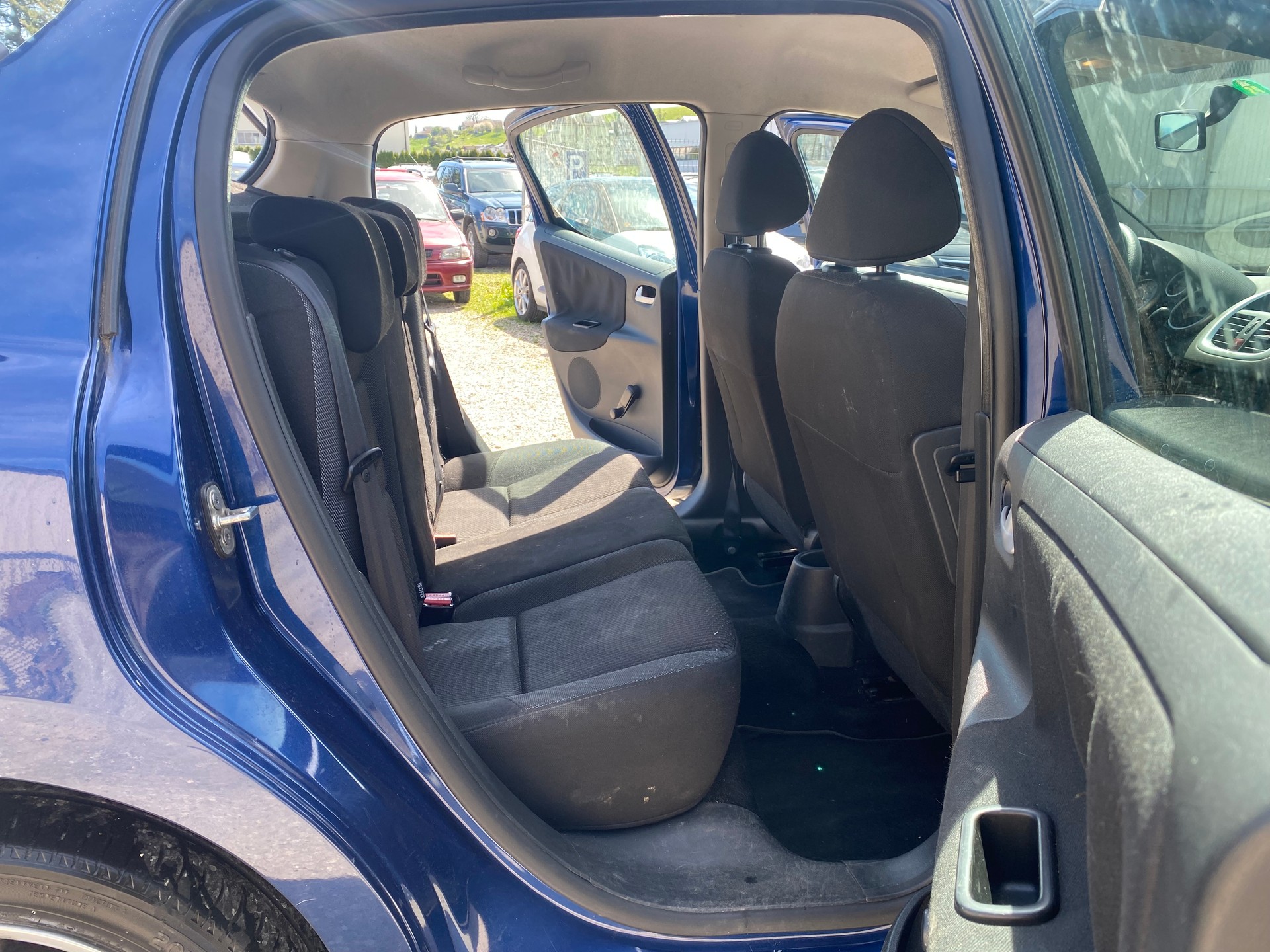 PEUGEOT 207 1.4 16V Millesim 200-image-10