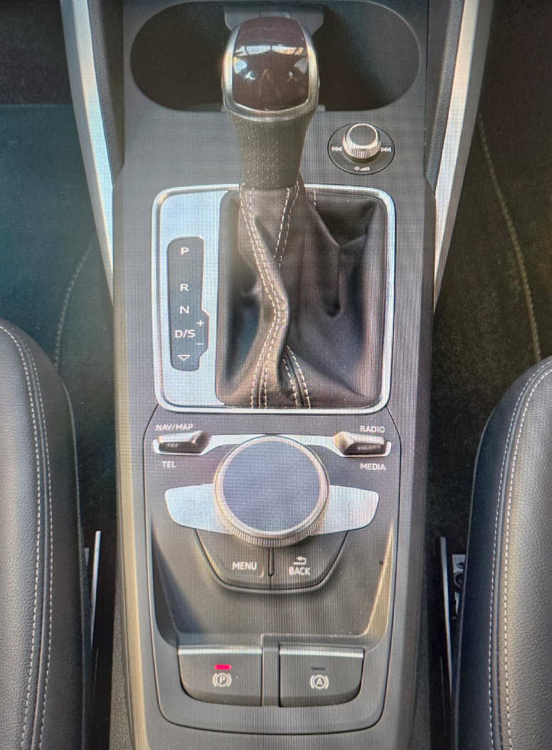 AUDI 2.0 40 TFSI S Line Attraction quattro S-Tronic (Sonos, AHK, Matrix LED)-image-14