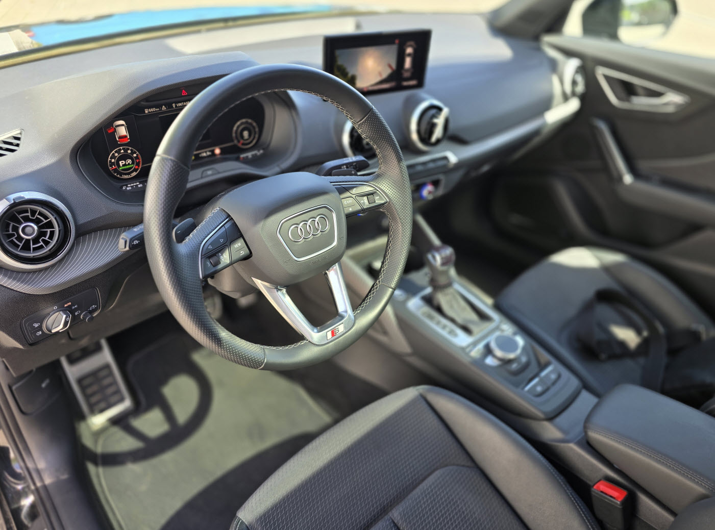 AUDI 2.0 40 TFSI S Line Attraction quattro S-Tronic (Sonos, AHK, Matrix LED)-image-5