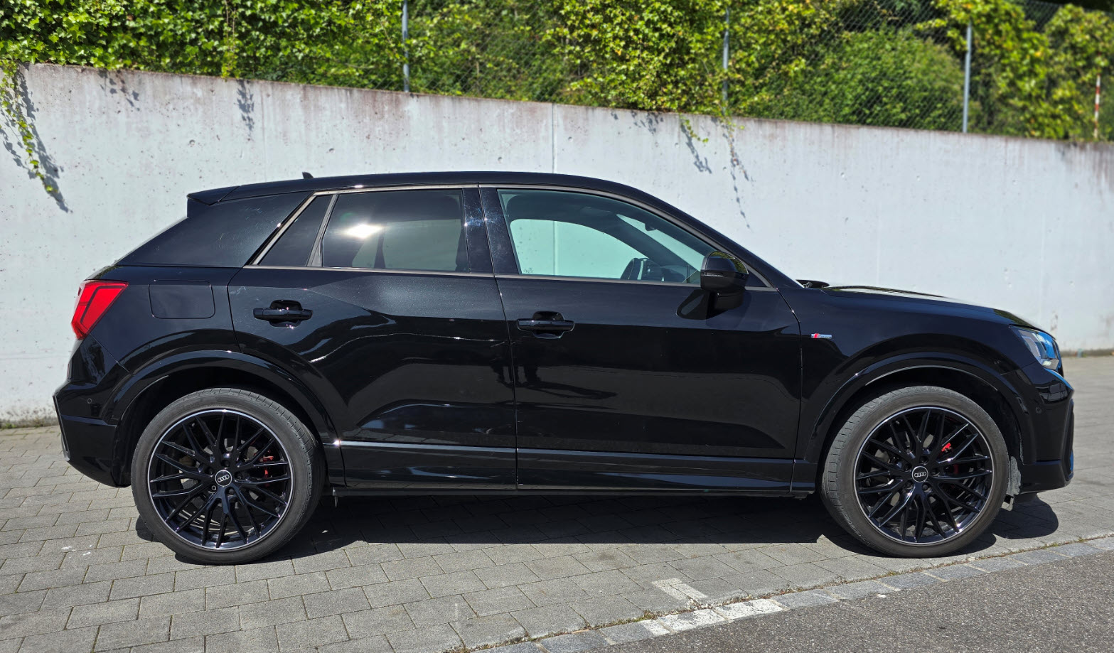 AUDI 2.0 40 TFSI S Line Attraction quattro S-Tronic (Sonos, AHK, Matrix LED)-image-2