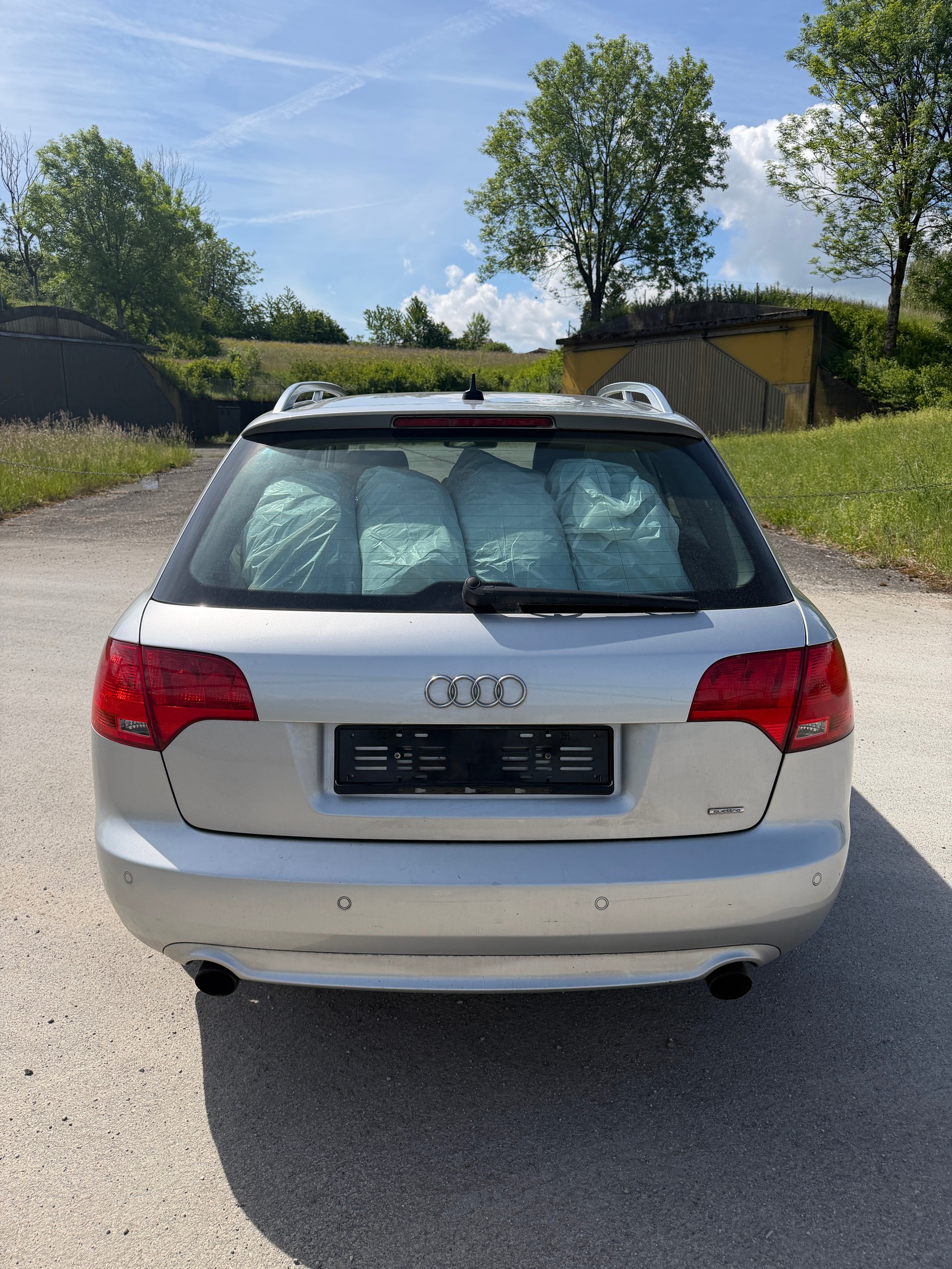 AUDI A4 Avant 2.0 Turbo FSI quattro-image-5