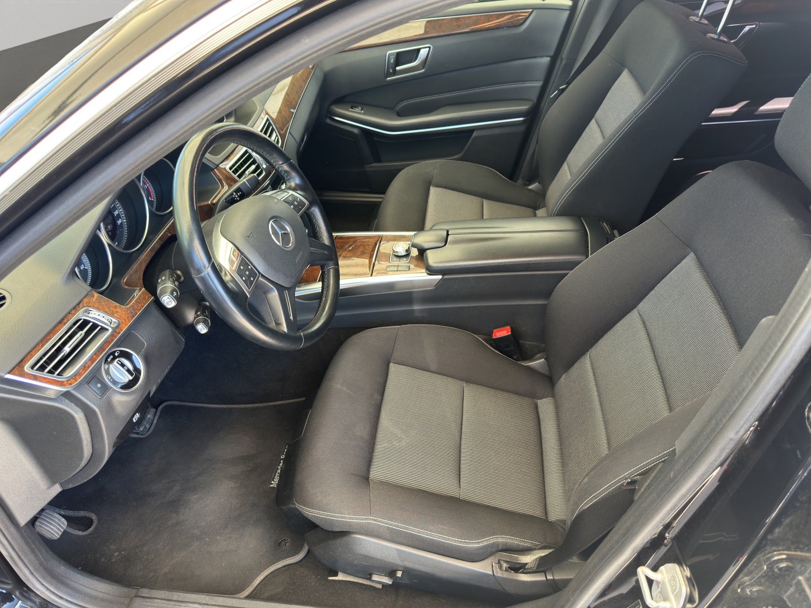 MERCEDES-BENZ E 200 CDI Avantgarde 7G-Tronic-image-13