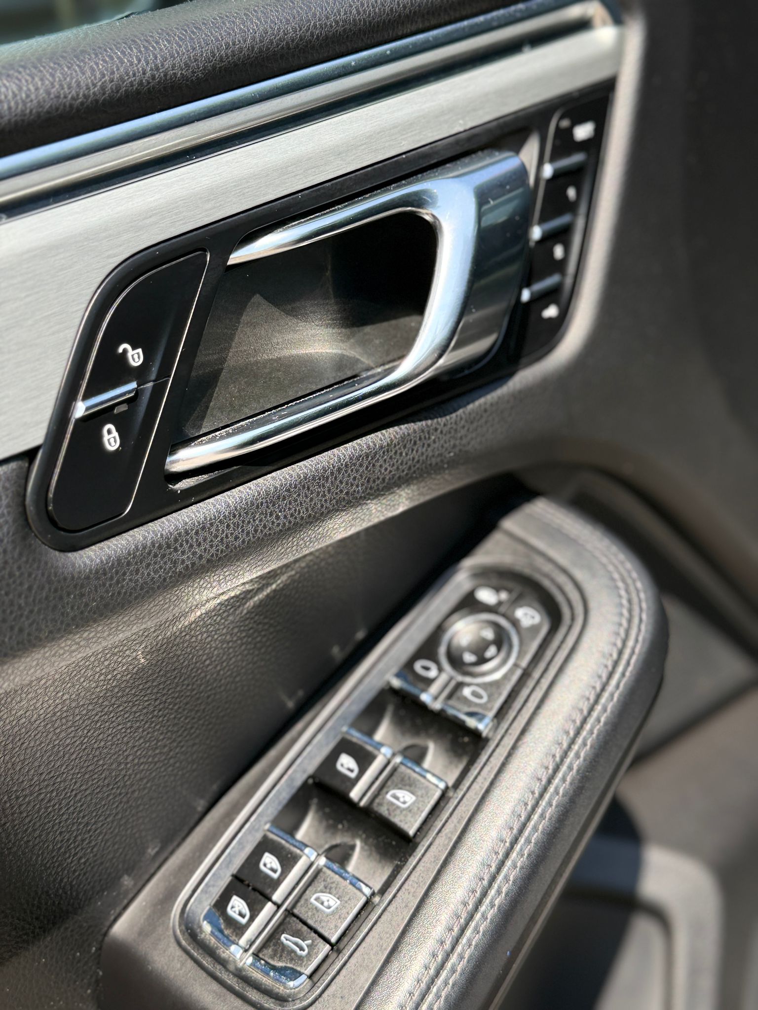 PORSCHE Macan 3.0 V6 S Diesel-image-16