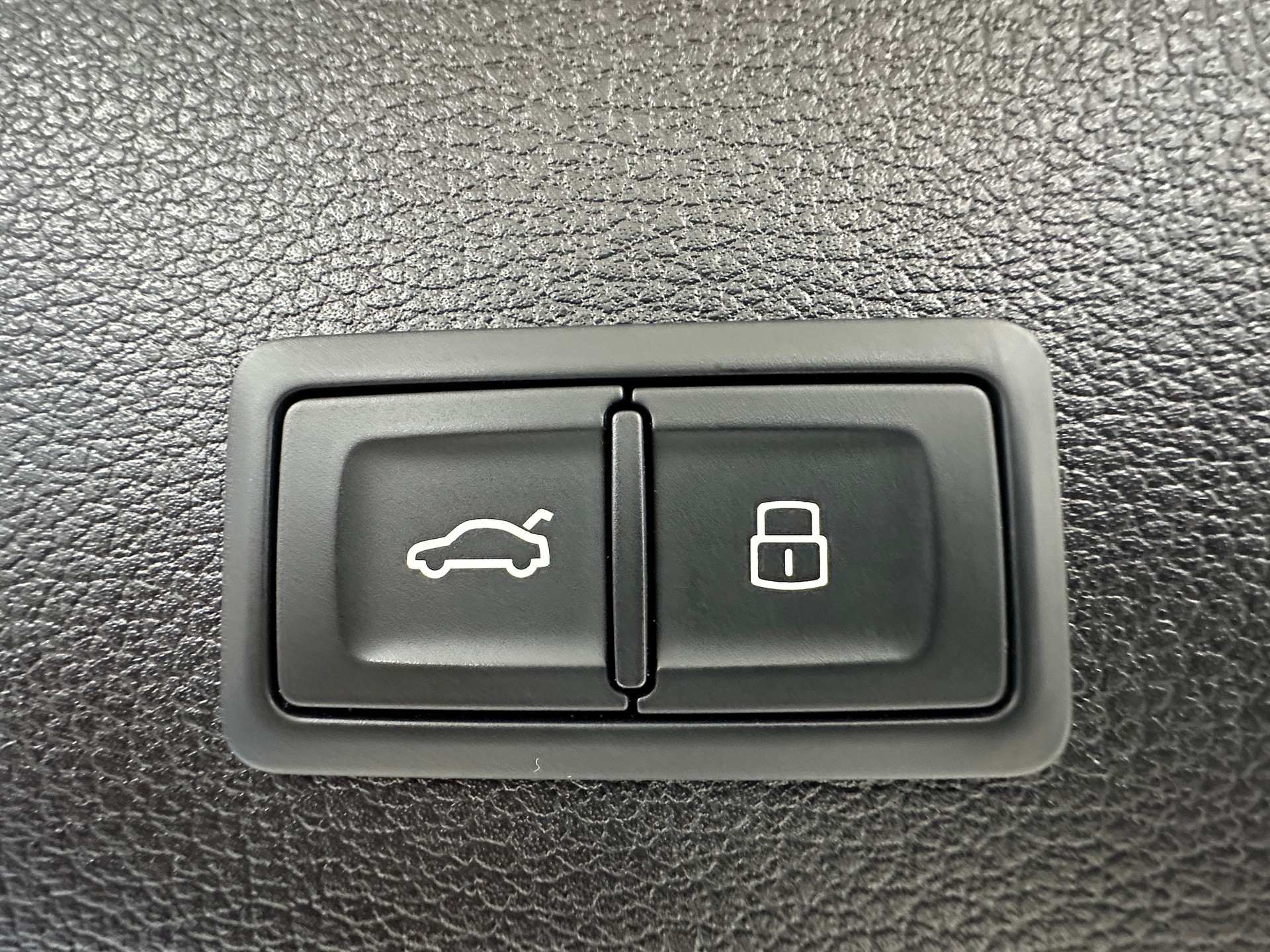 AUDI Q2 35 TFSI S line S-tronic-image-12