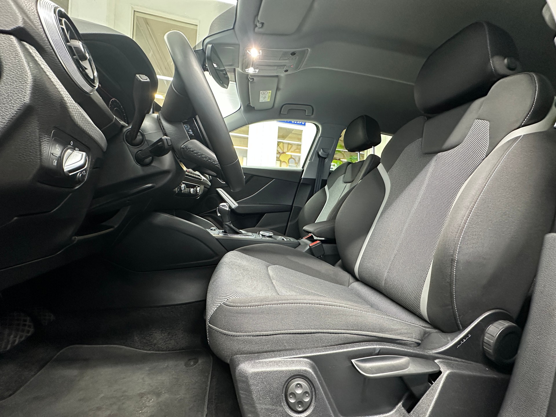 AUDI Q2 35 TFSI S line S-tronic-image-7