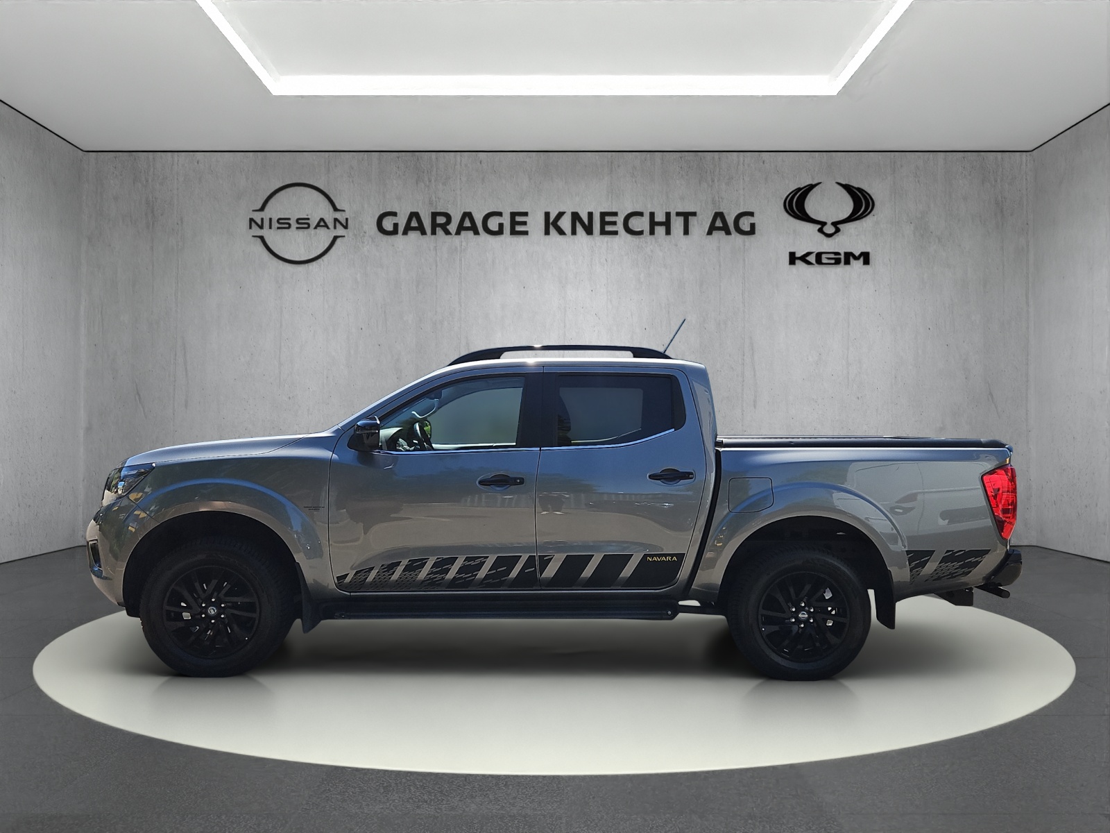 NISSAN Navara 2.3 dCi Double Cab N-Guard-image-4