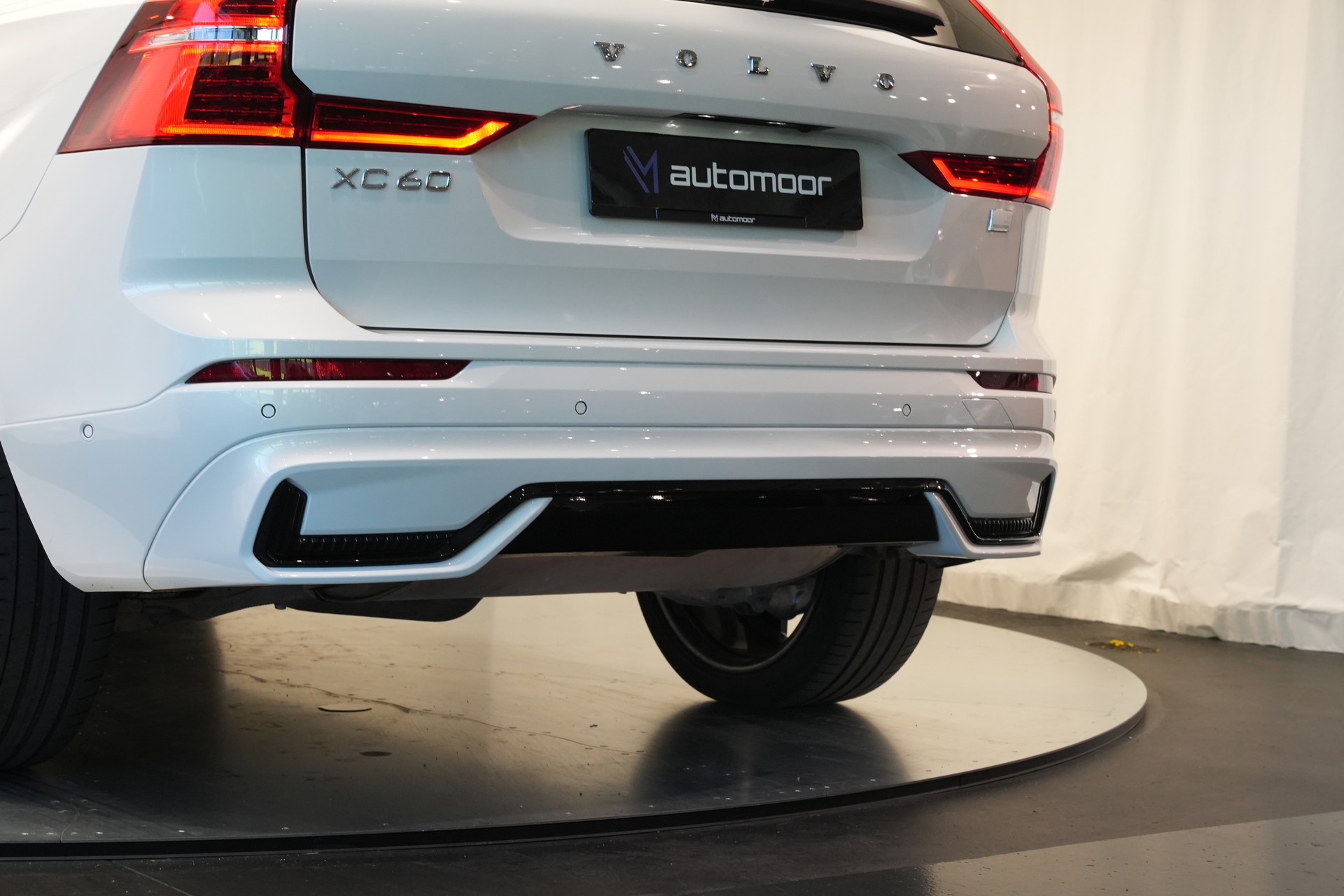 VOLVO XC60 T8 eAWD PluginHybrid Ultimate Dark Geartronic *CH-Fahrzeug*-image-41