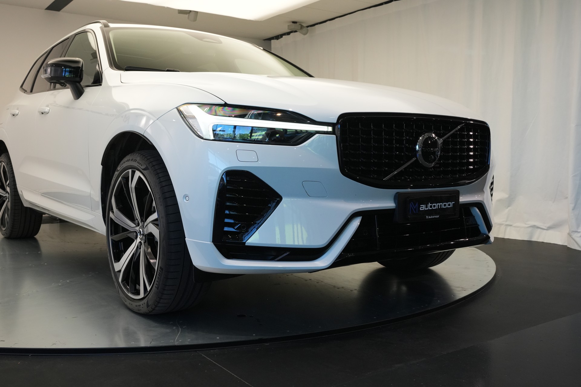 VOLVO XC60 T8 eAWD PluginHybrid Ultimate Dark Geartronic *CH-Fahrzeug*-image-37