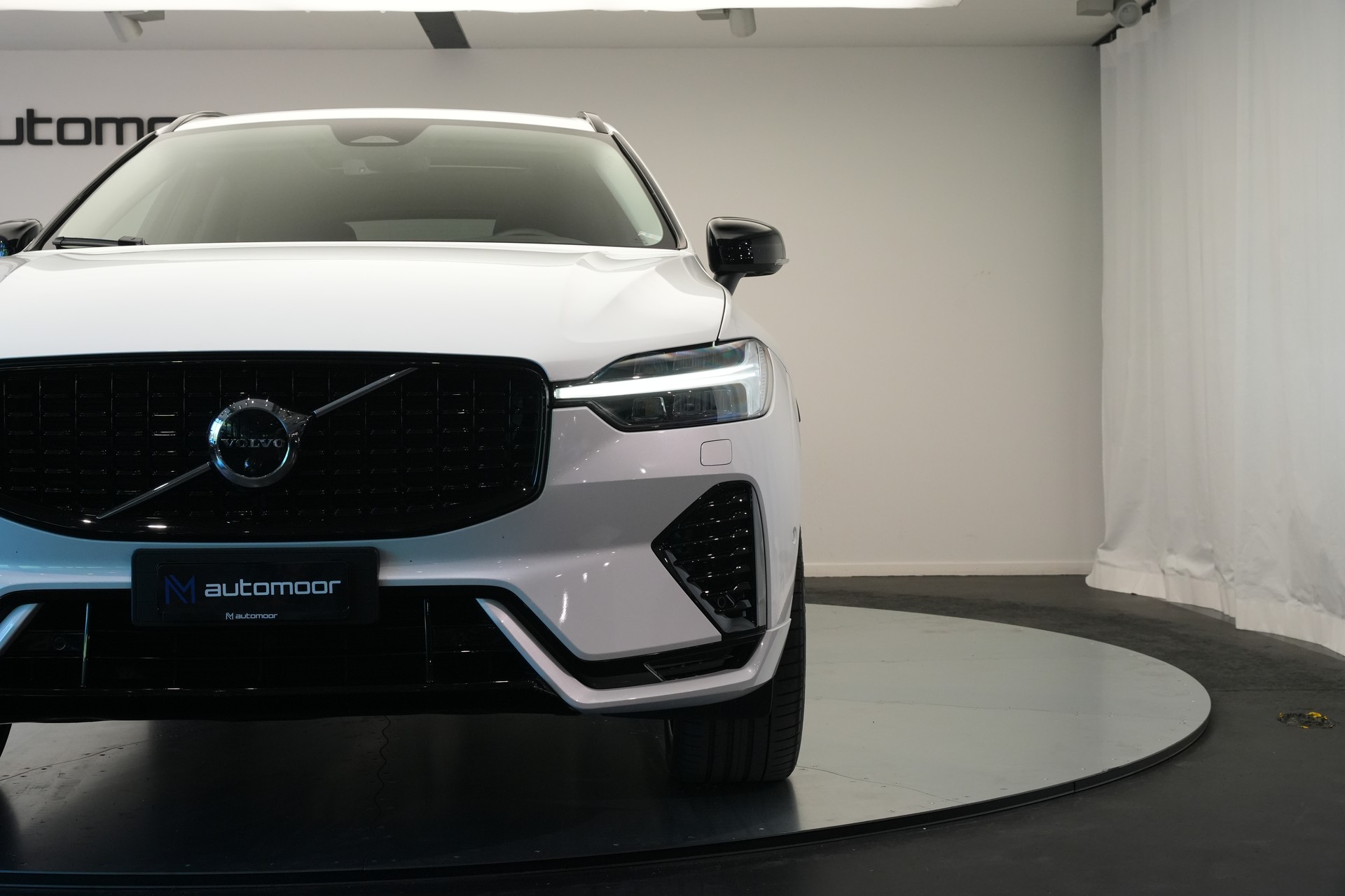 VOLVO XC60 T8 eAWD PluginHybrid Ultimate Dark Geartronic *CH-Fahrzeug*-image-9