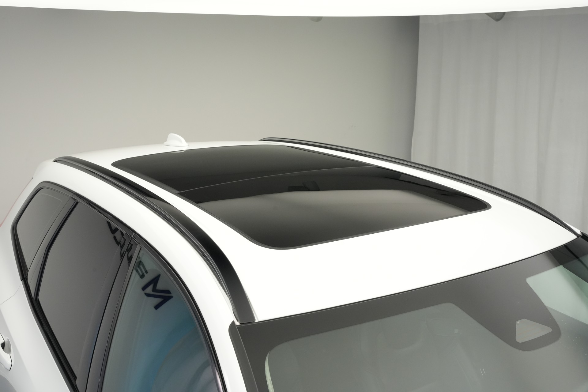 VOLVO XC60 T8 eAWD PluginHybrid Ultimate Dark Geartronic *CH-Fahrzeug*-image-38
