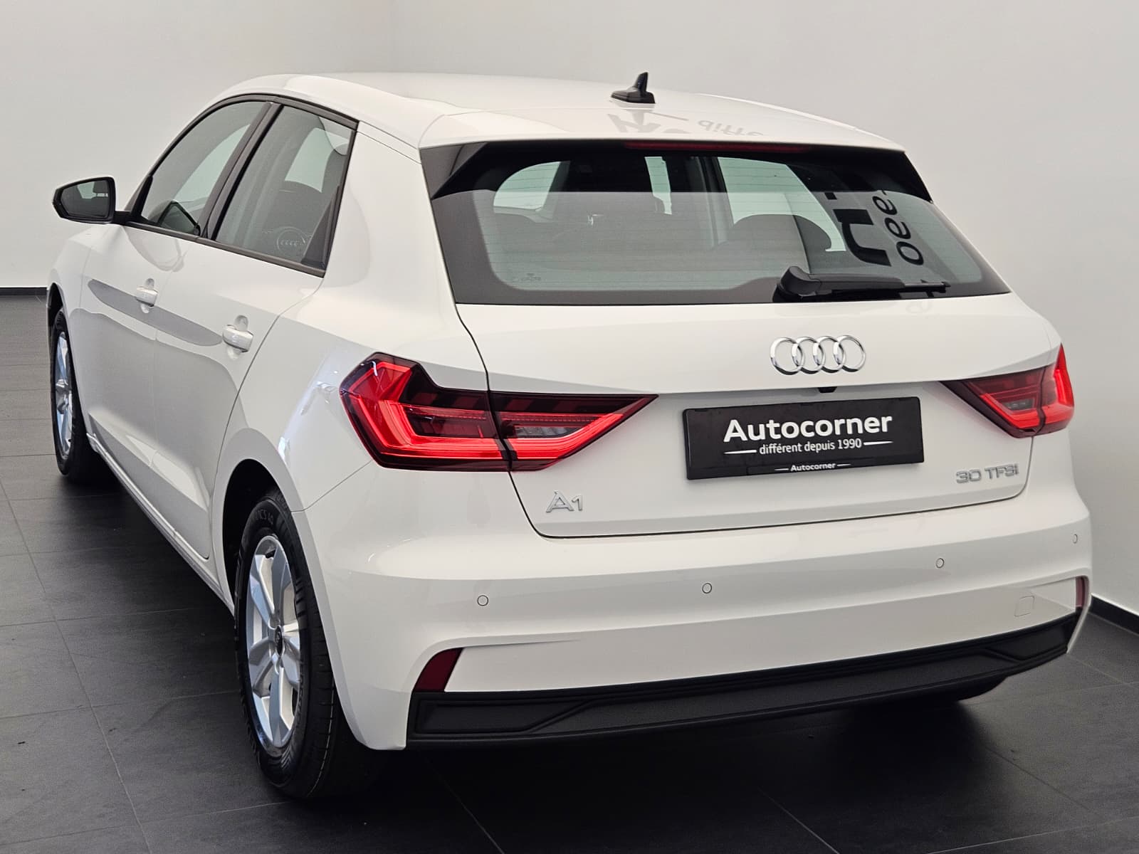 AUDI A1 Sportback 30 TFSI Attraction S-tronic-image-8