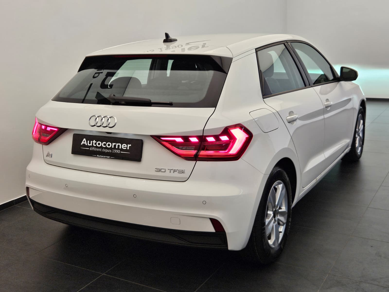AUDI A1 Sportback 30 TFSI Attraction S-tronic-image-6