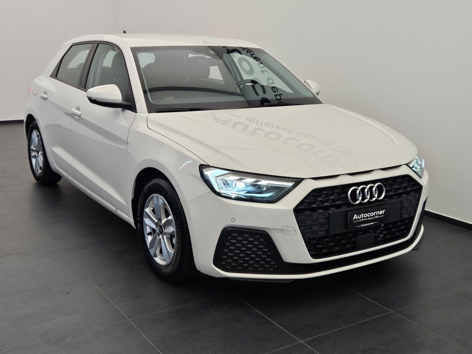 AUDI A1 Sportback 30 TFSI Attraction S-tronic-image-4