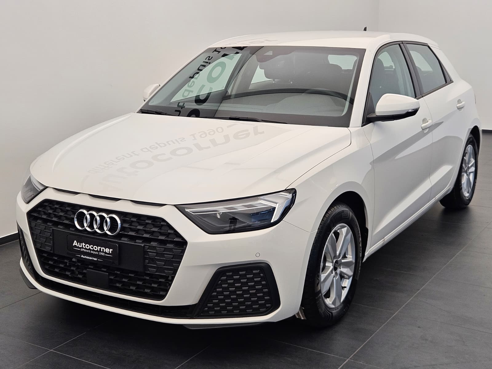 AUDI A1 Sportback 30 TFSI Attraction S-tronic-image-2