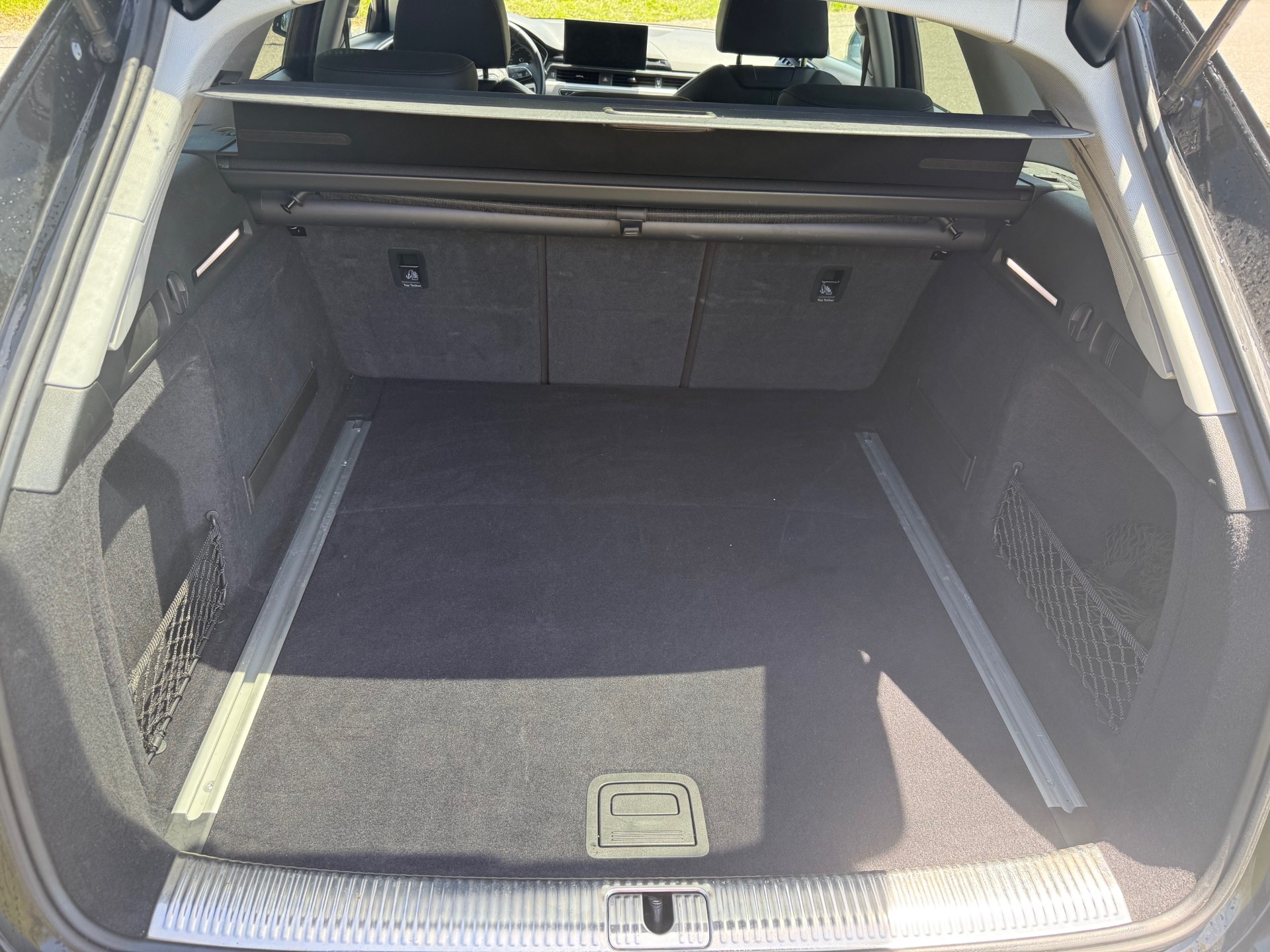 AUDI A4 Avant 40 TDI Attraction quattro S-tronic-image-5