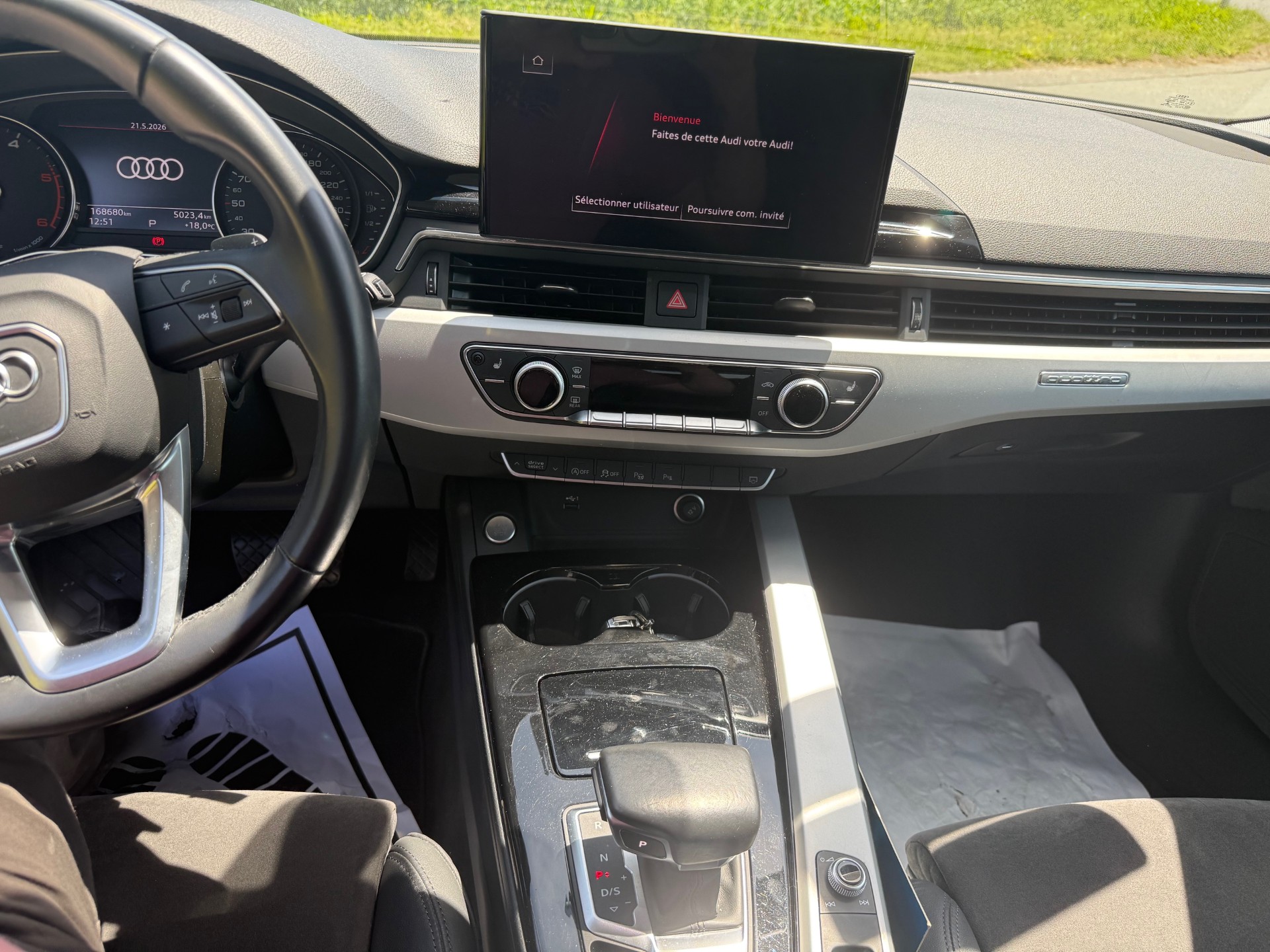 AUDI A4 Avant 40 TDI Attraction quattro S-tronic-image-8