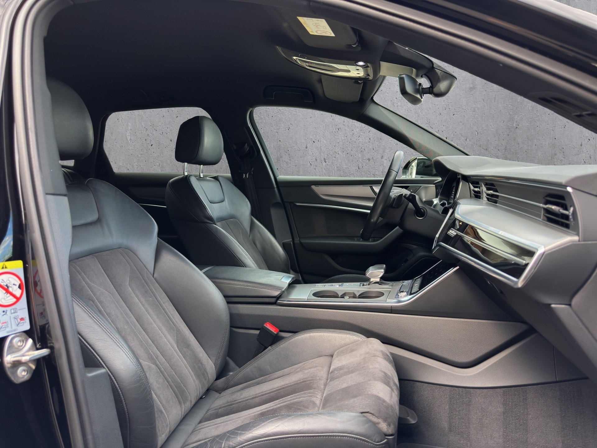AUDI A6 Avant 3.0 45 TDI Sport quattro T-Tronic-image-11