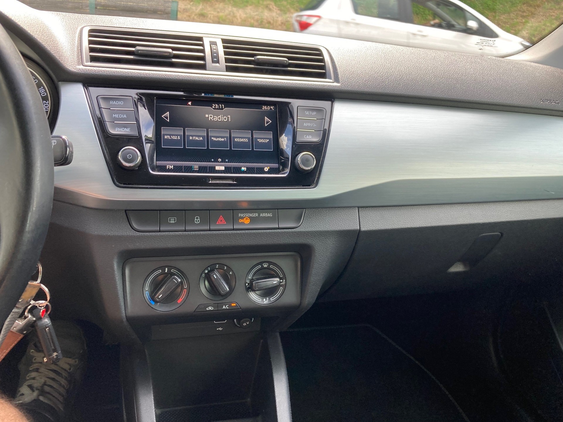 SKODA Fabia 1.0 MPI Ambition-image-9