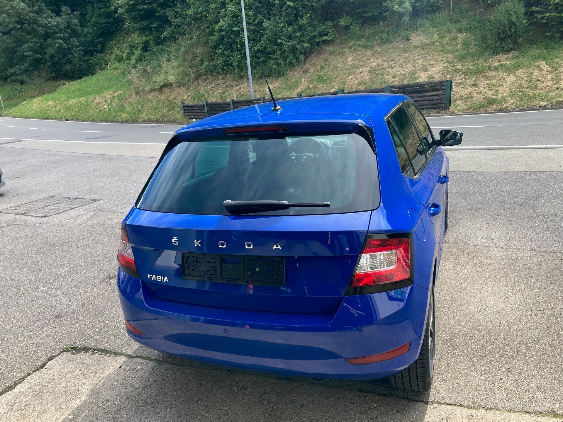 SKODA Fabia 1.0 MPI Ambition-image-3