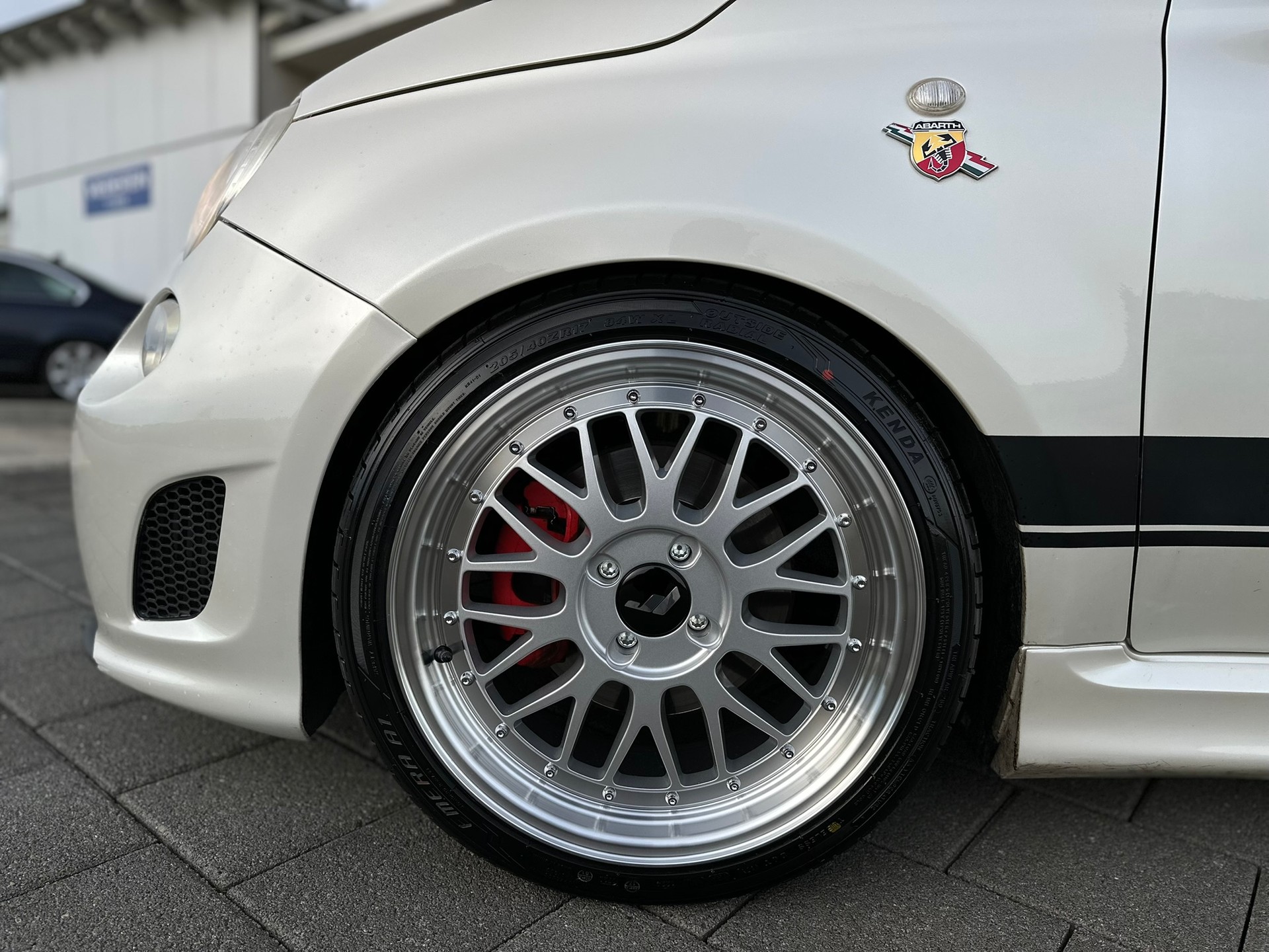 FIAT 500 1.4 16V Turbo Abarth-image-11