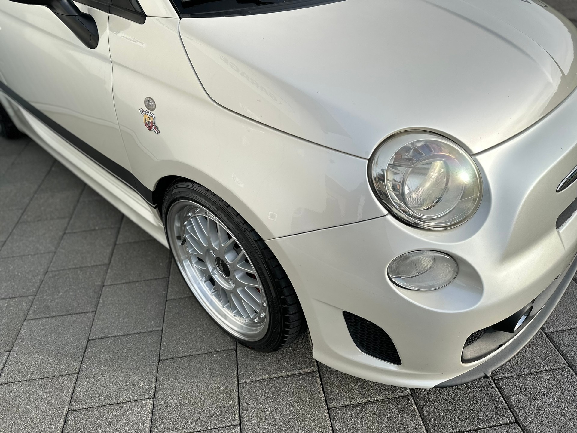 FIAT 500 1.4 16V Turbo Abarth-image-1