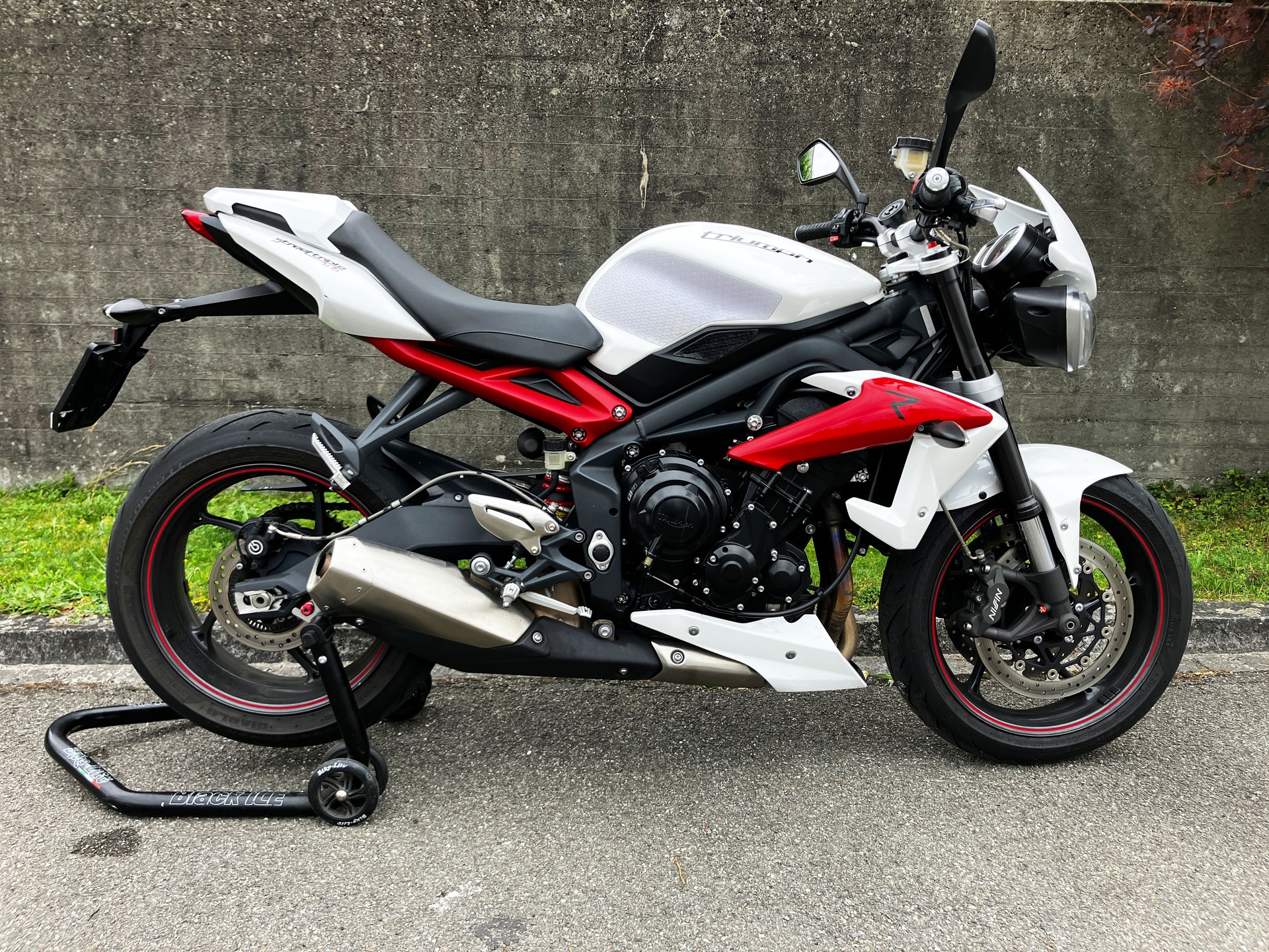 TRIUMPH Street Triple 675 R ABS-image-3