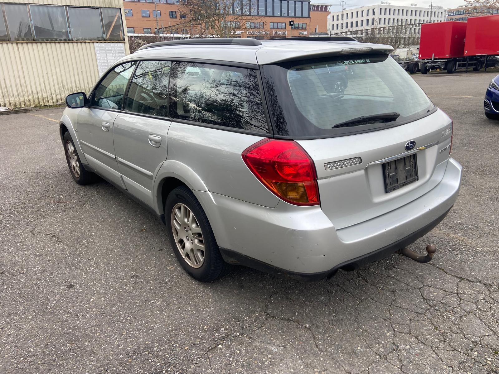 SUBARU Outback 2.5i AWD-image-3