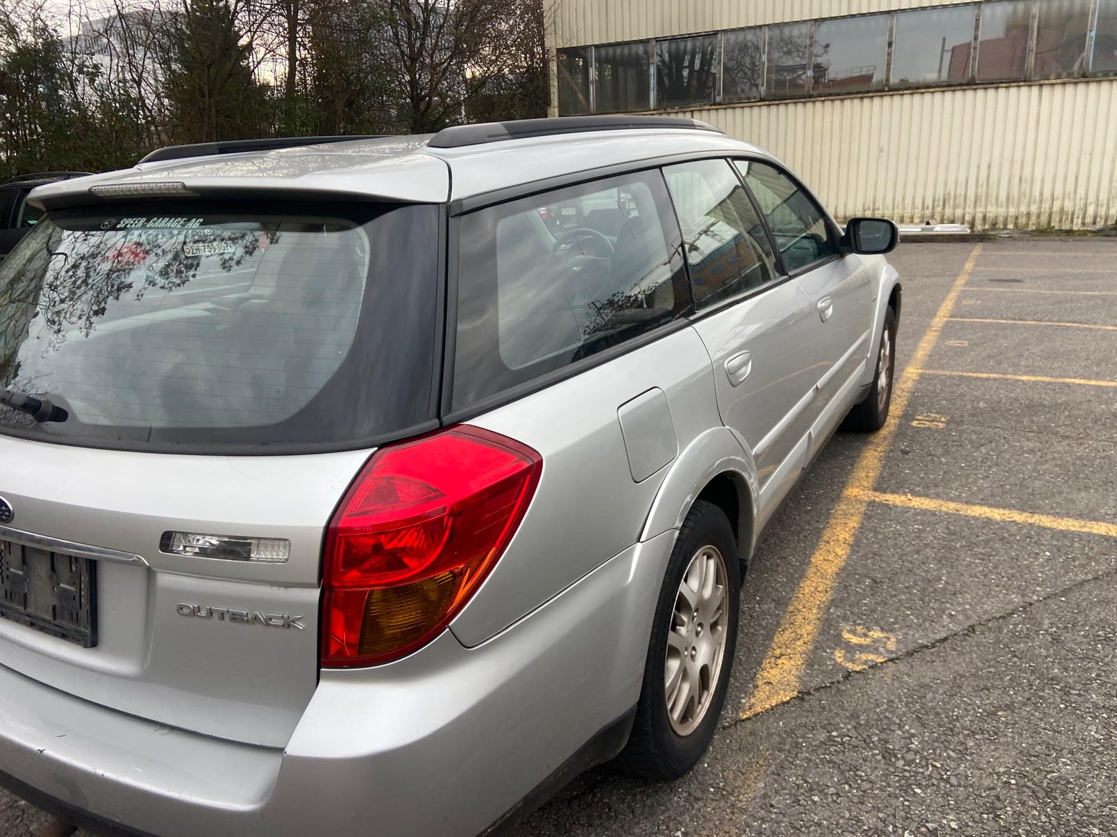 SUBARU Outback 2.5i AWD-image-7