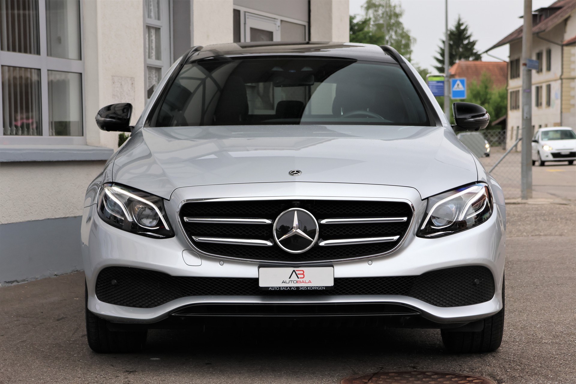 MERCEDES-BENZ E 200 Avantgarde 4 Matic 9G-Tronic (CH)-image-1