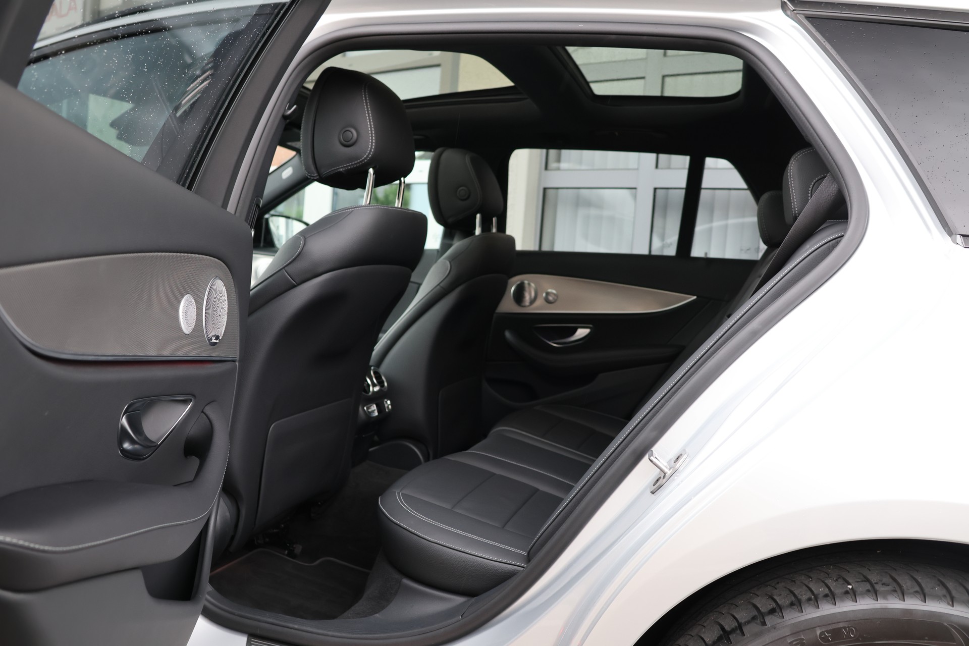 MERCEDES-BENZ E 200 Avantgarde 4 Matic 9G-Tronic (CH)-image-12