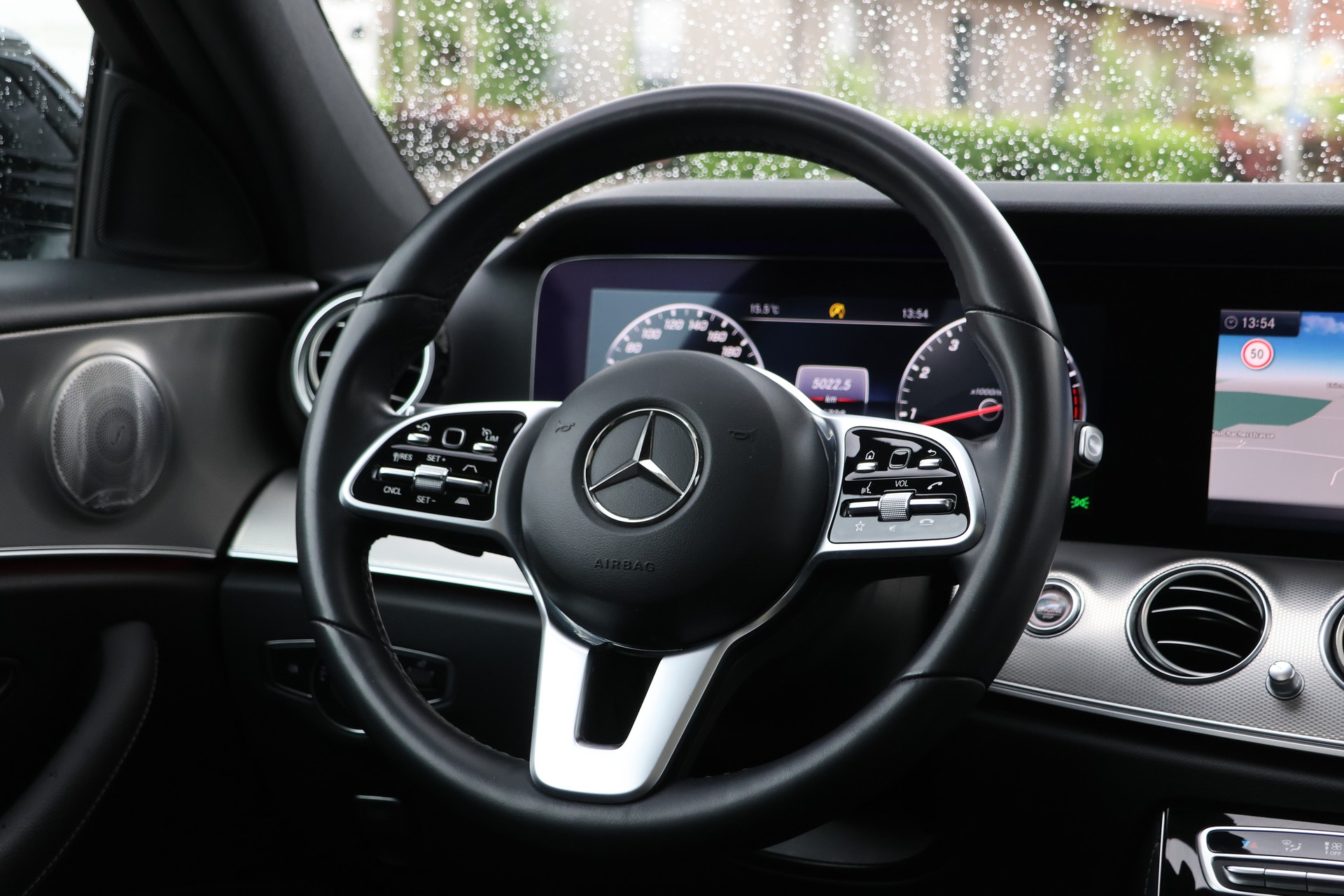 MERCEDES-BENZ E 200 Avantgarde 4 Matic 9G-Tronic (CH)-image-14