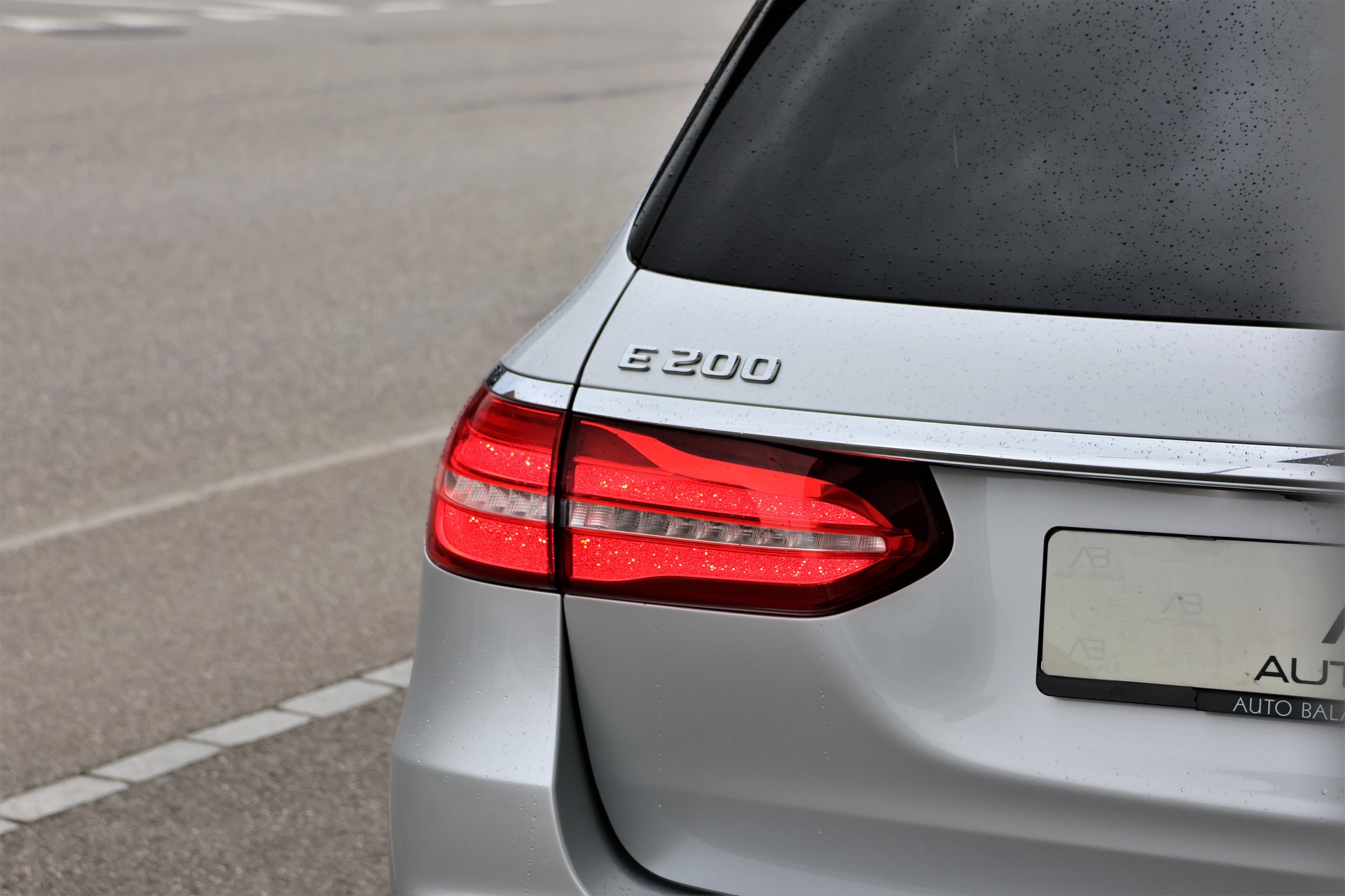 MERCEDES-BENZ E 200 Avantgarde 4 Matic 9G-Tronic (CH)-image-5