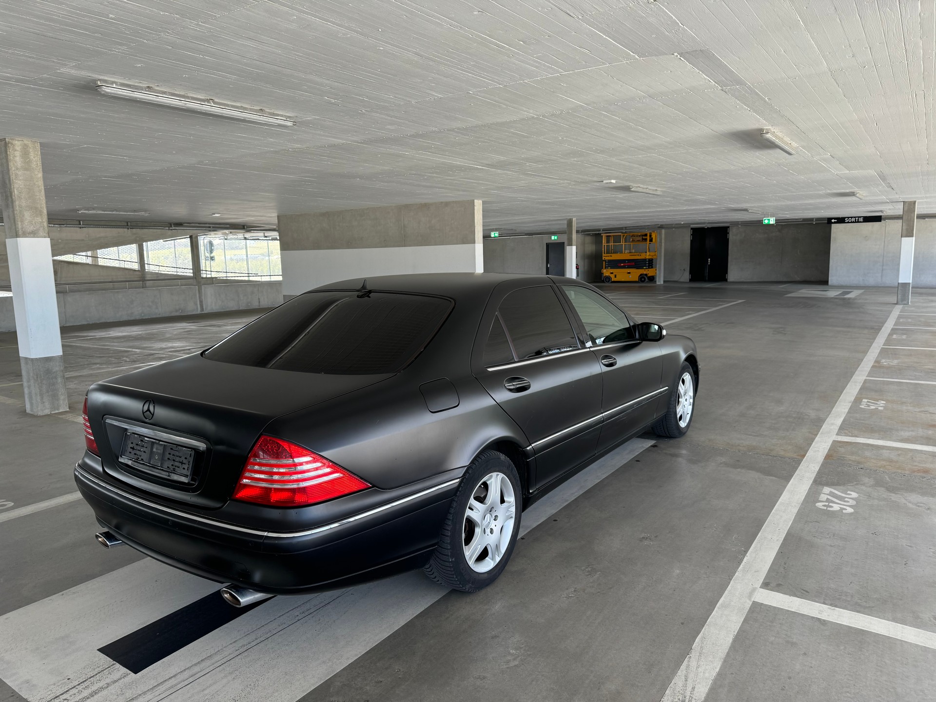 MERCEDES-BENZ S 500 4Matic-image-5