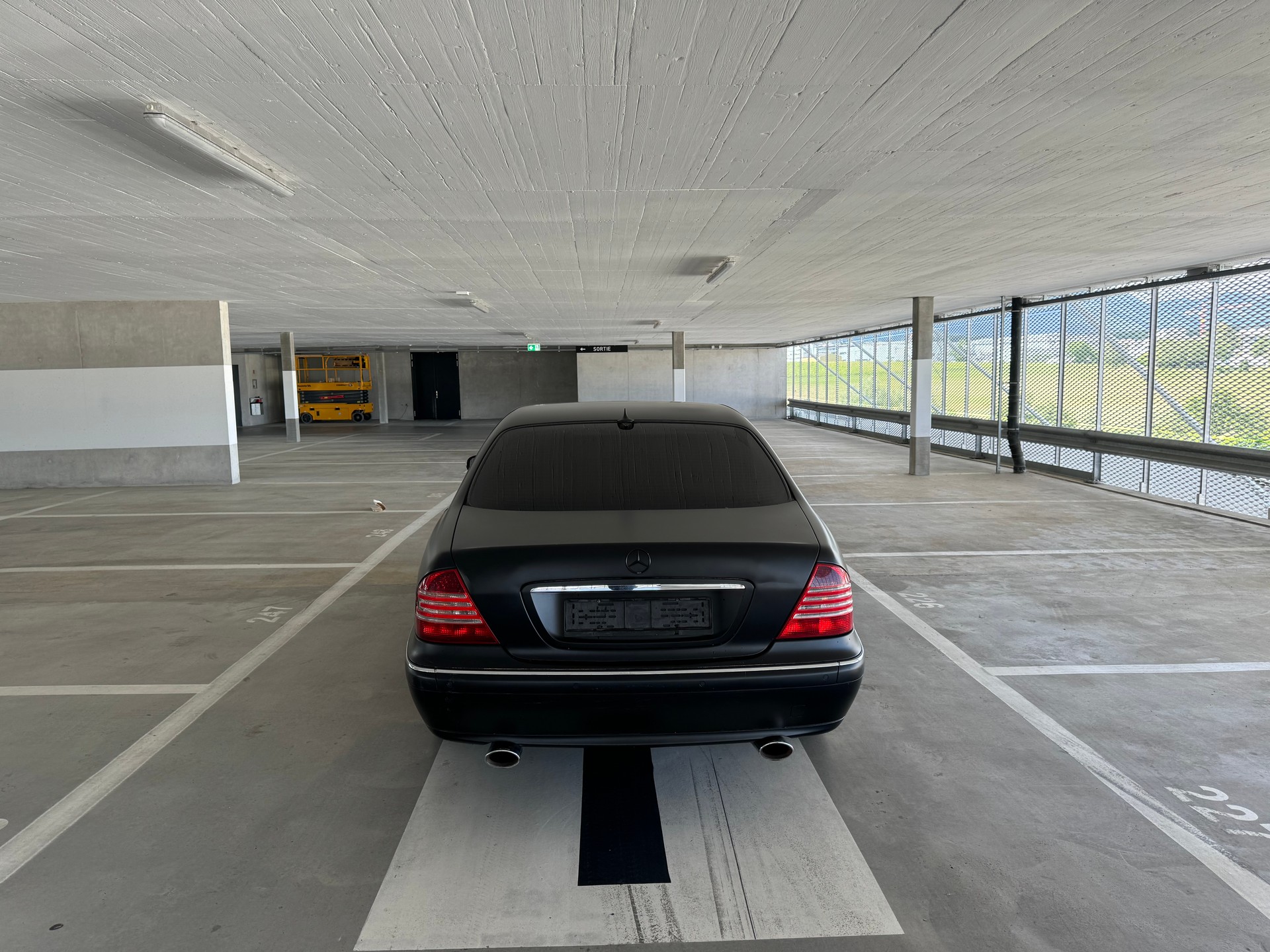 MERCEDES-BENZ S 500 4Matic-image-6
