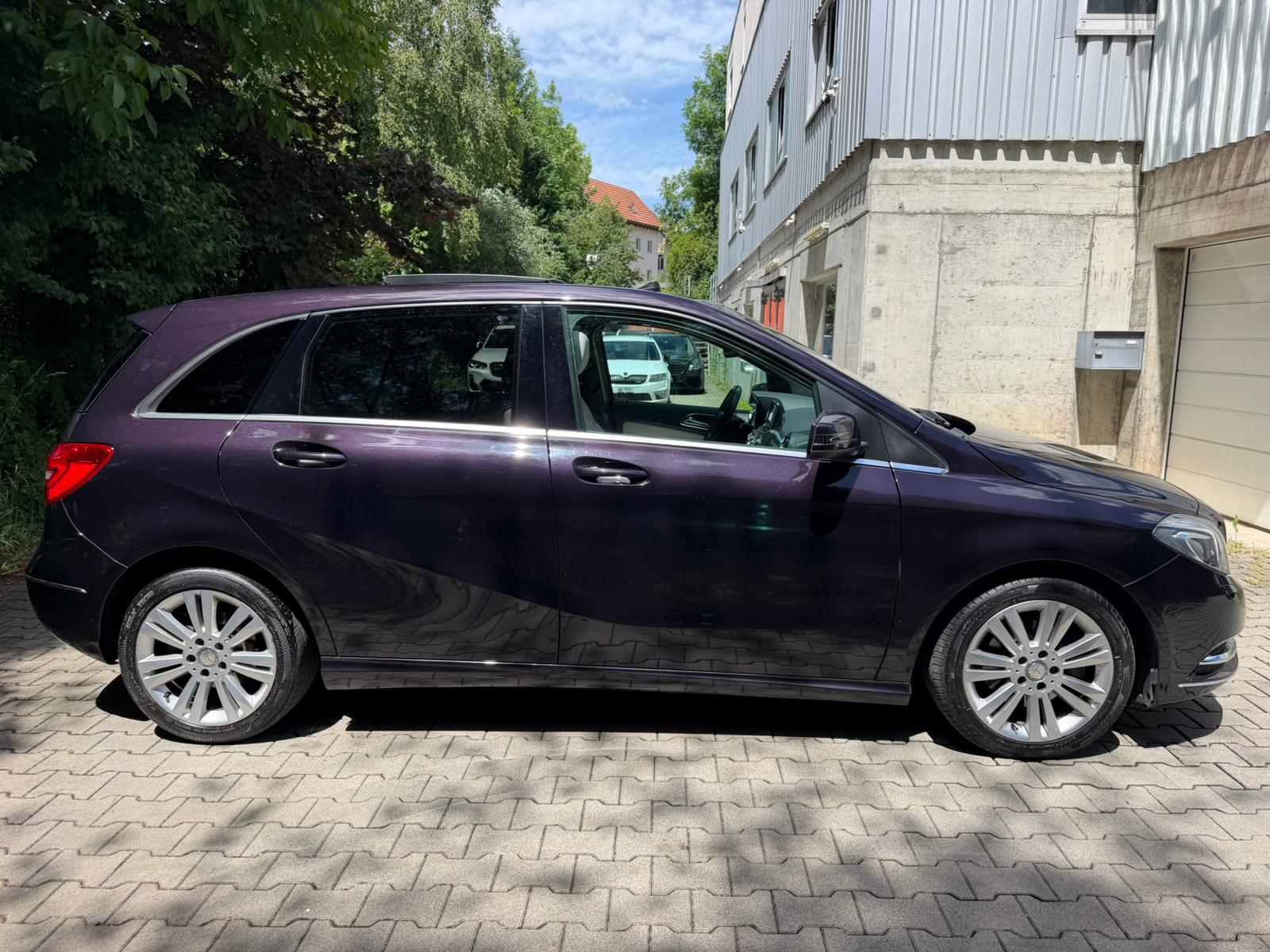 MERCEDES-BENZ B 180 7G-DCT-image-5