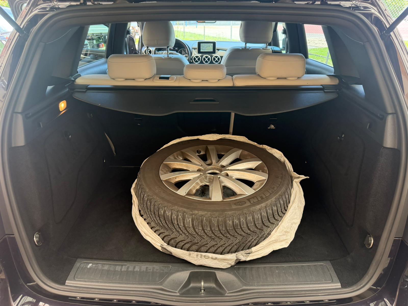 MERCEDES-BENZ B 180 7G-DCT-image-13
